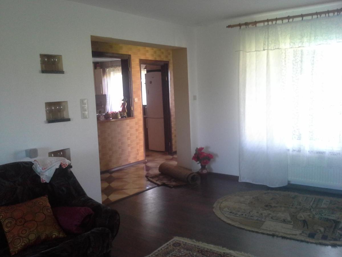 Villa photo 2