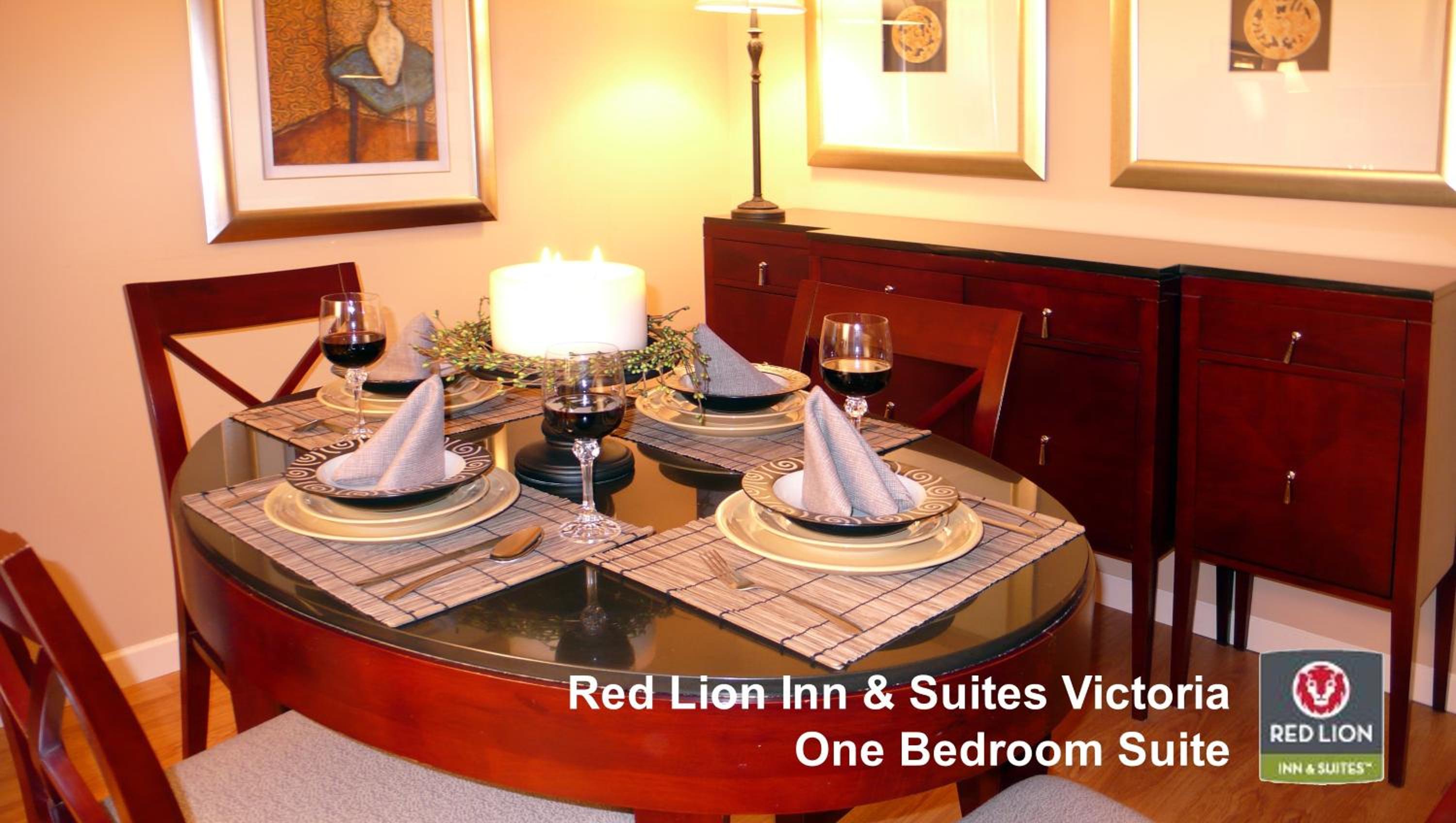 One-Bedroom Suite - Photo 4