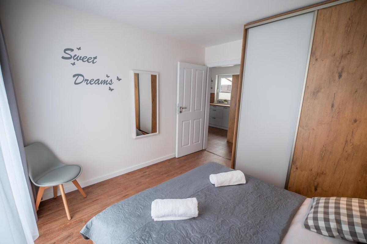 One-Bedroom Apartment - Photo 3