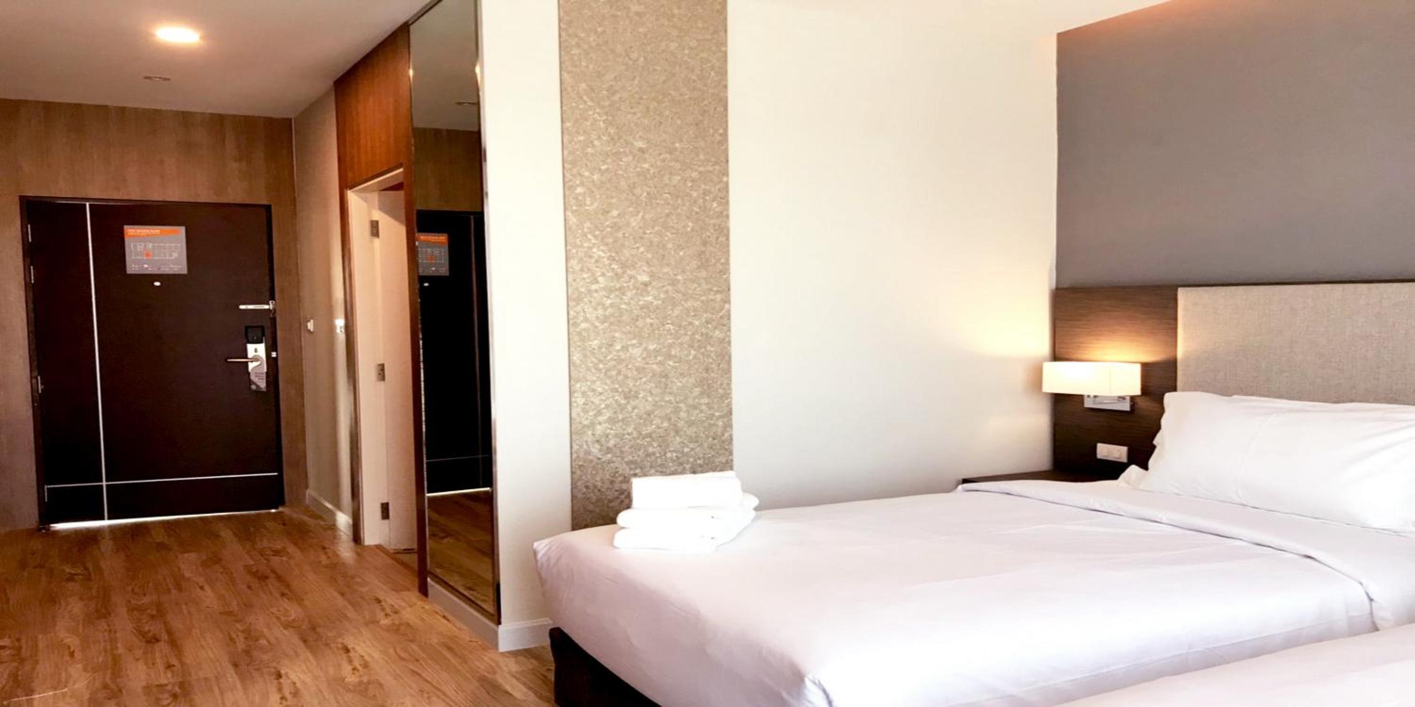 Deluxe Double Room - Photo 13