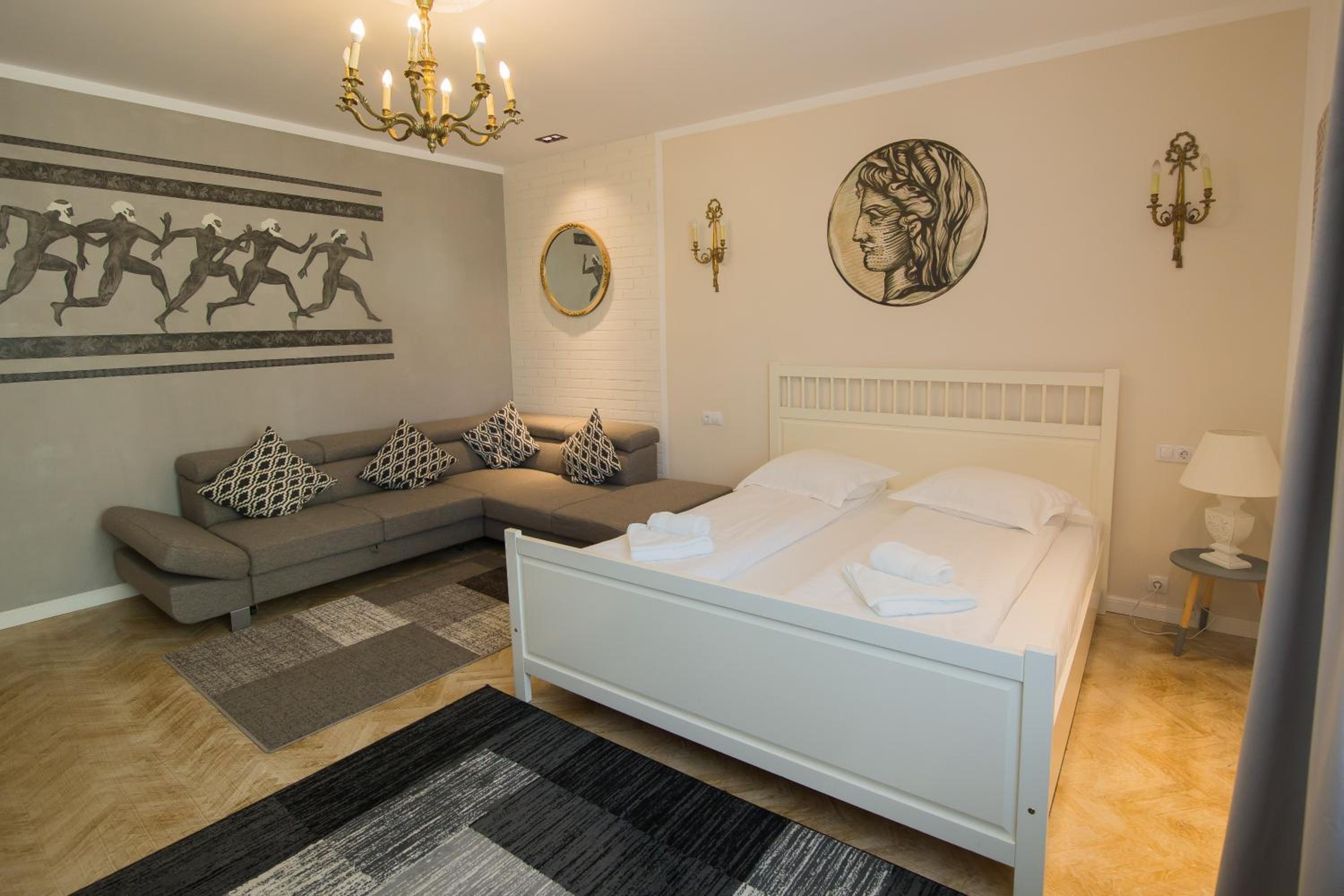 Suite - Photo 2