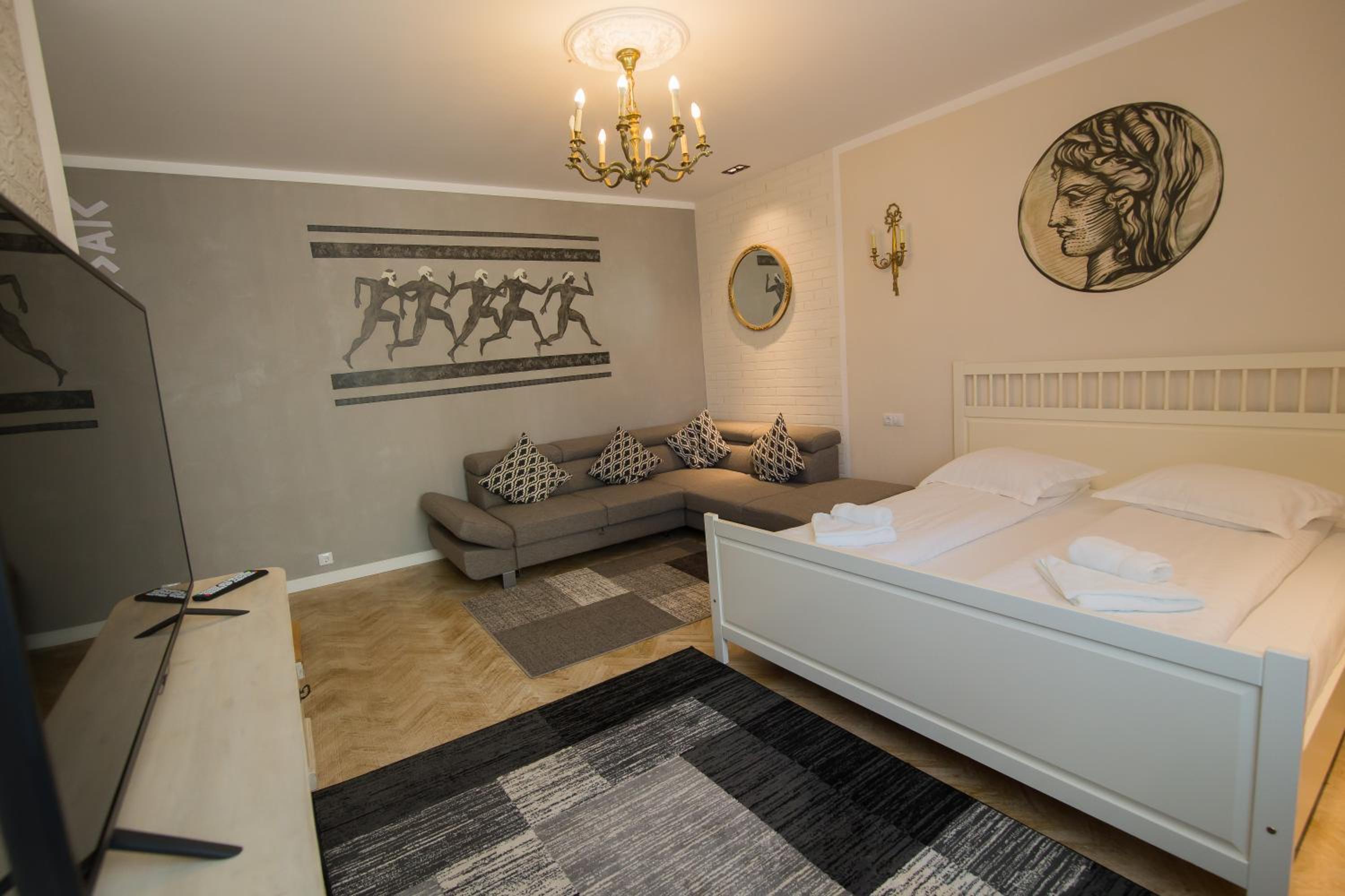 Suite - Photo 4