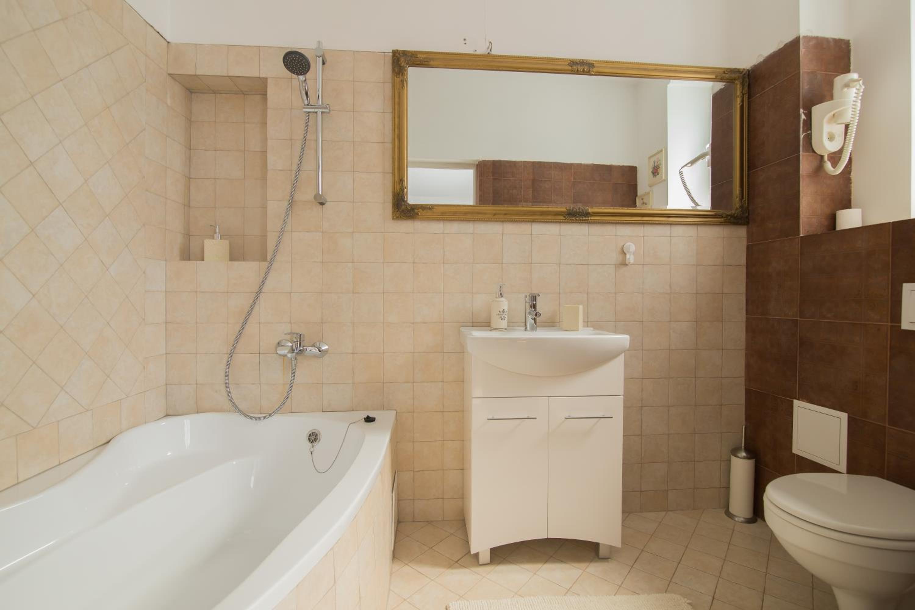 Triple Room - Photo 9