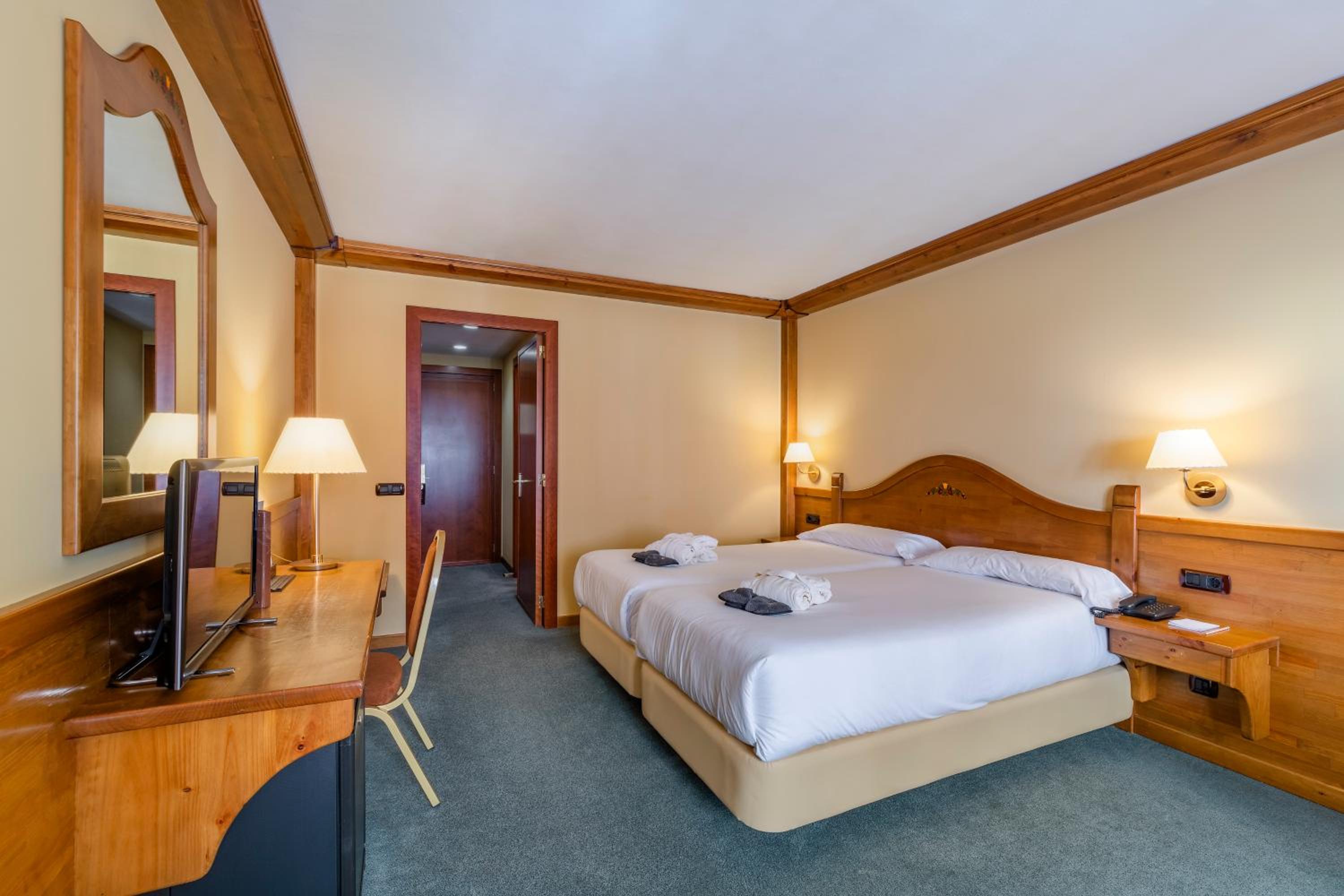 Double Room with Mountain View