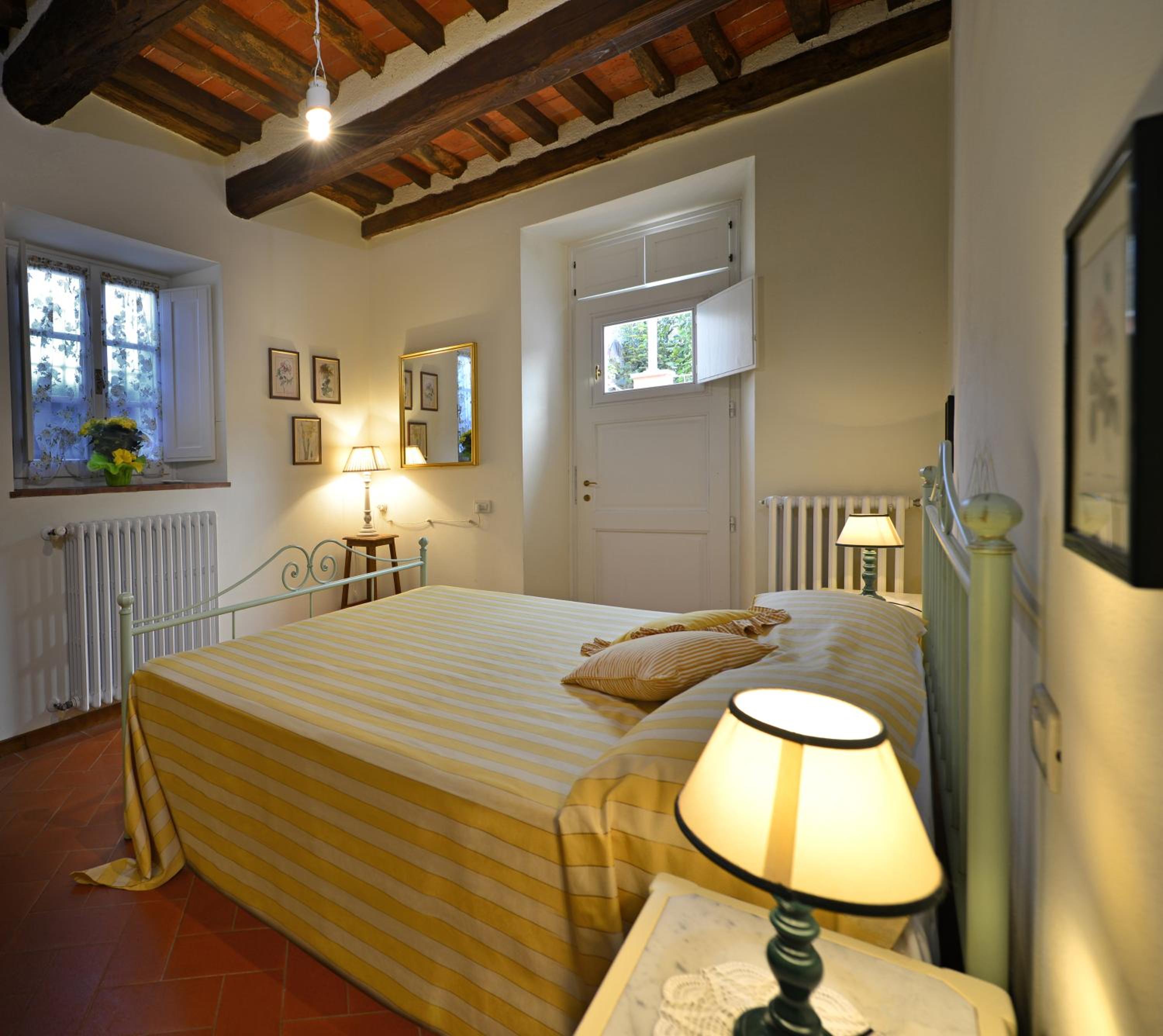 Large Double Room photo 1