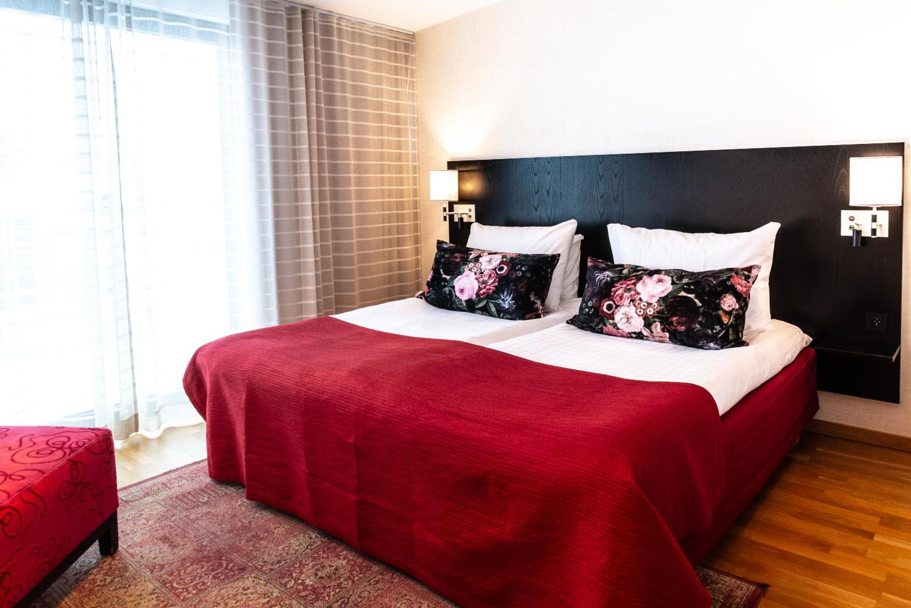Executive Double Room with Terrace and City View - Photo 3