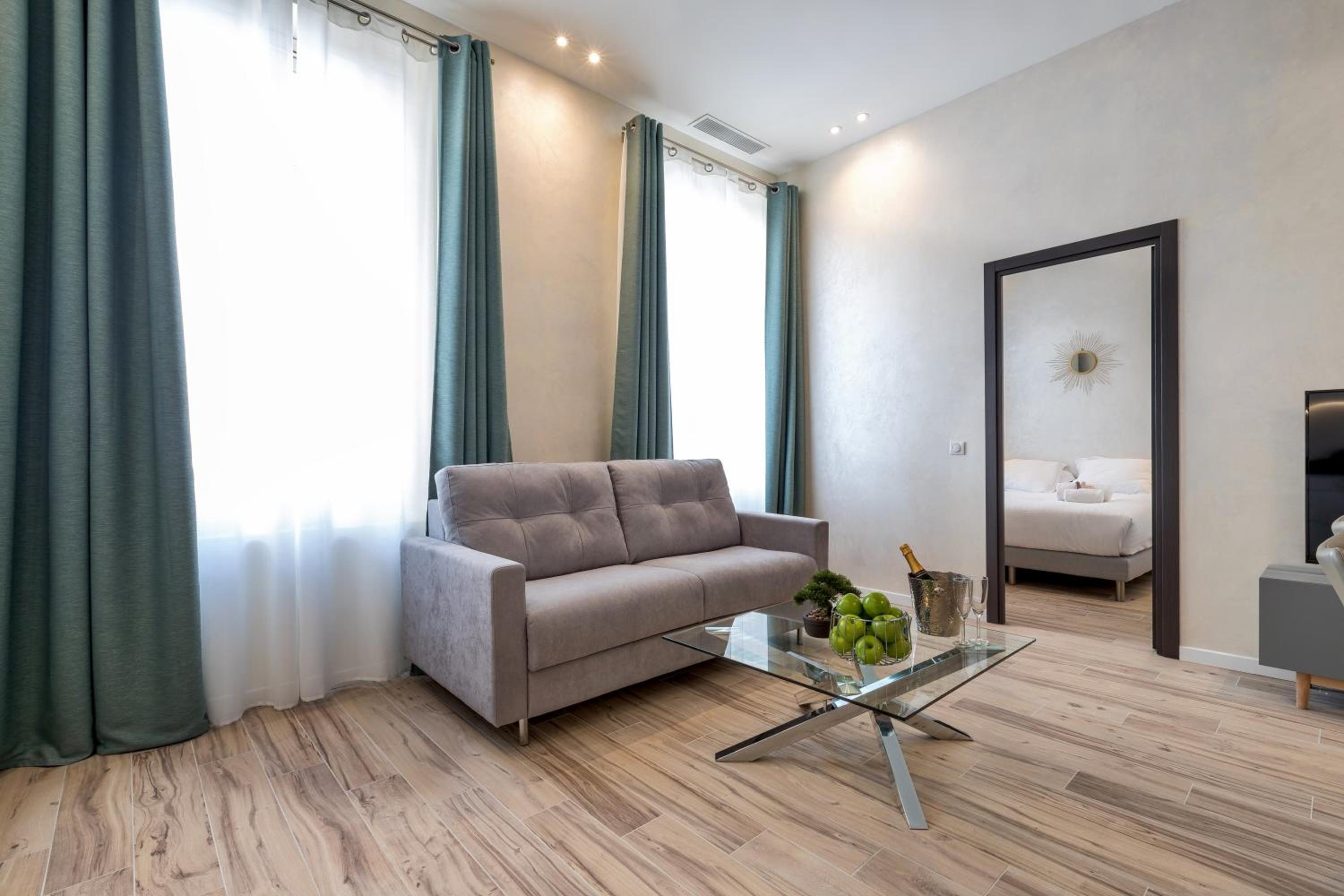 BALZAC - Three-Bedroom Apartment with sofa bed - Photo 3
