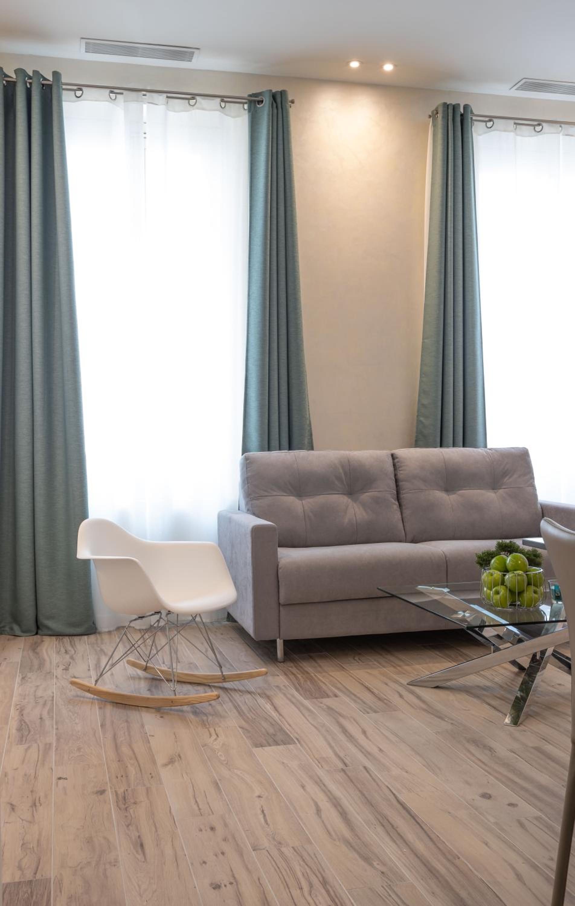 BALZAC - Three-Bedroom Apartment with sofa bed - Photo 10