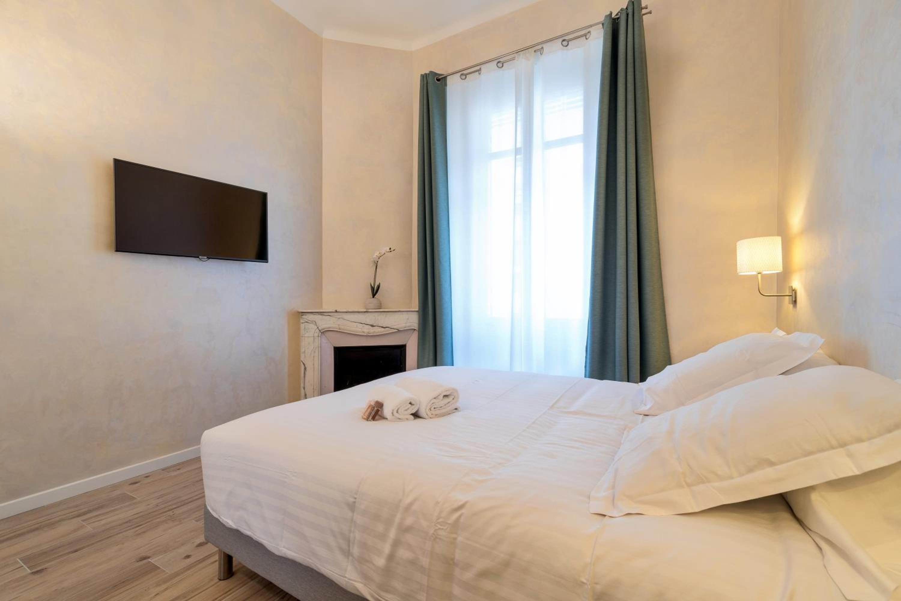 BALZAC - Three-Bedroom Apartment with sofa bed - Photo 11