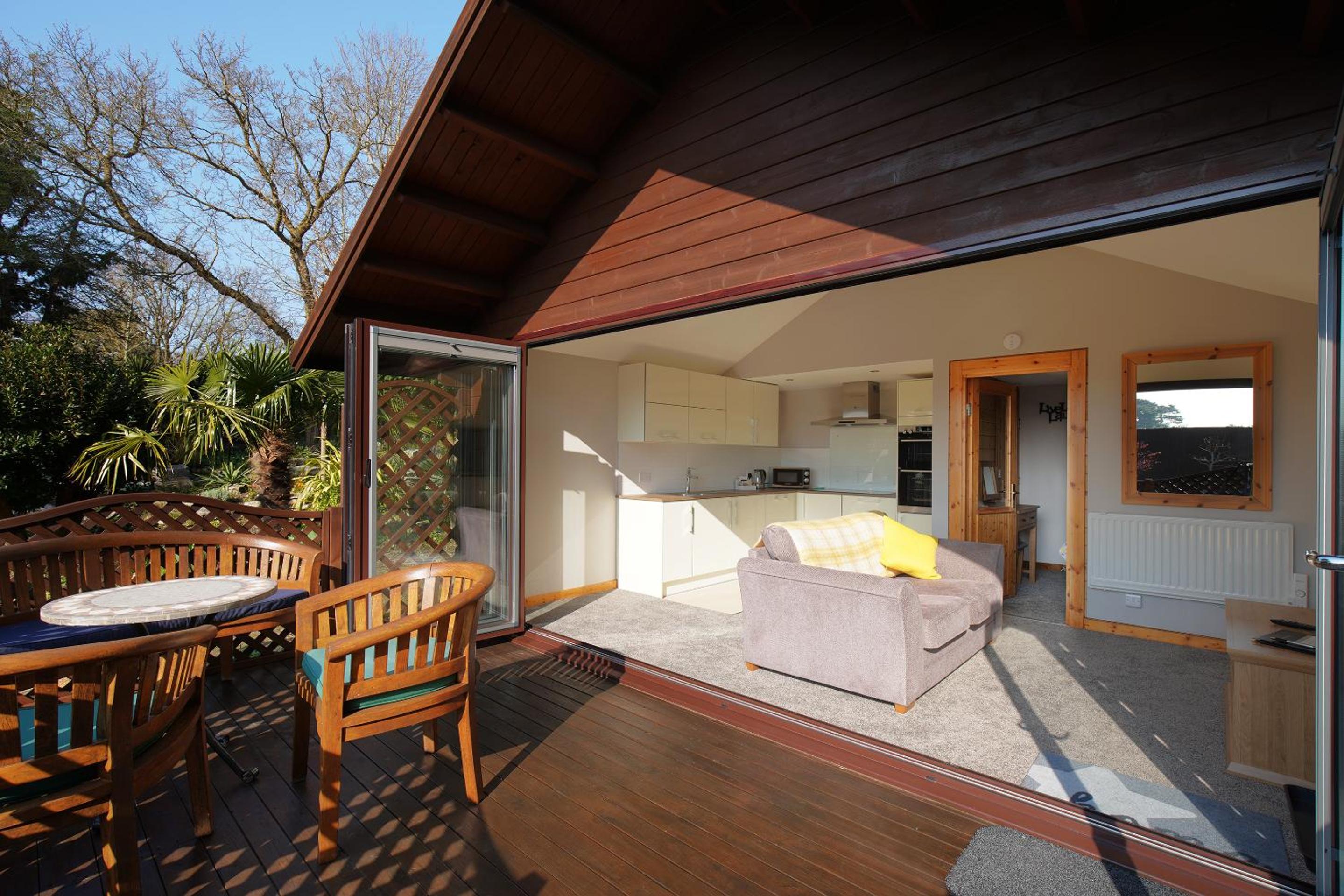 One Bedroom Lodge with Private Hot Tub & Spa photo 3