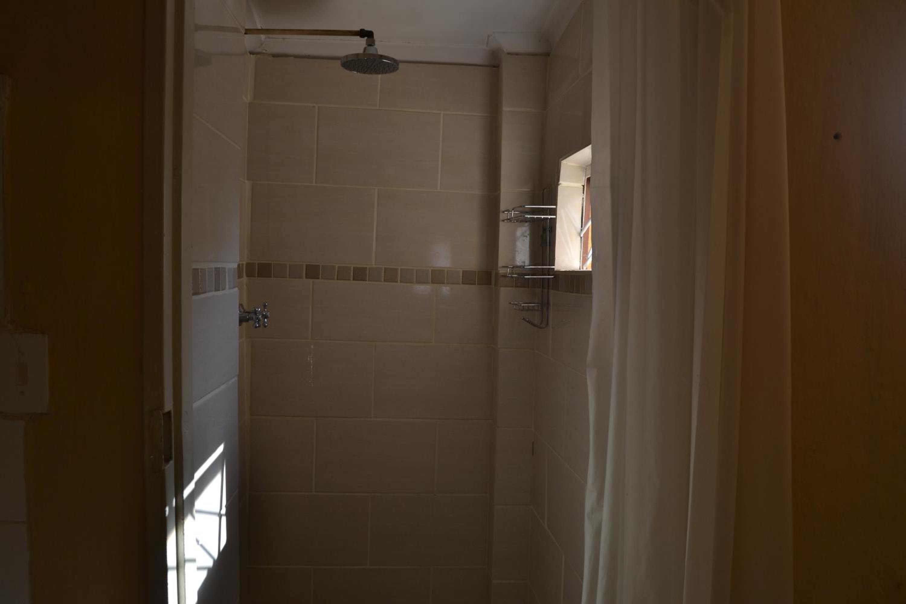 Two-Bedroom Apartment - Photo 3