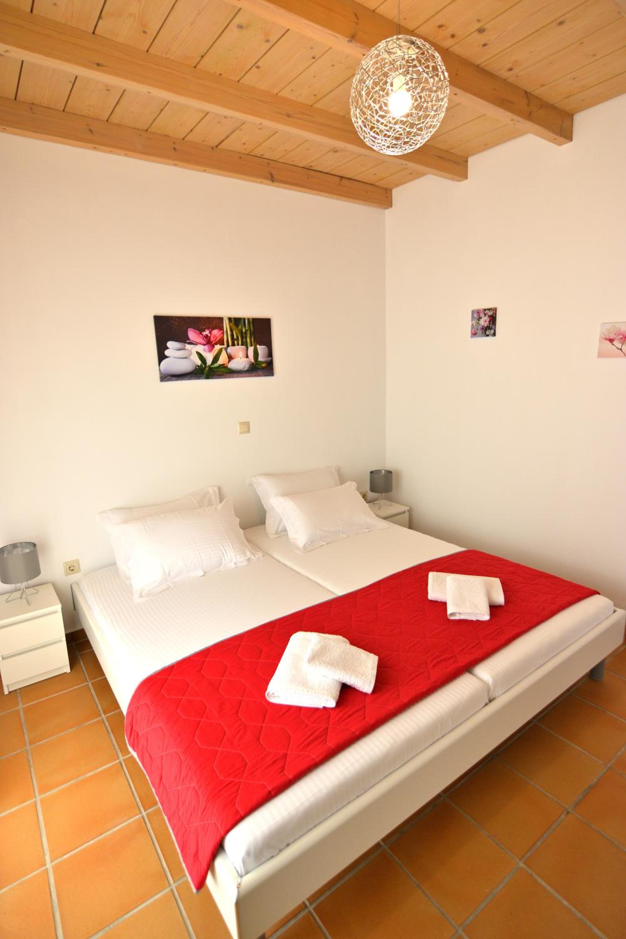 One-Bedroom Apartment - Photo 10