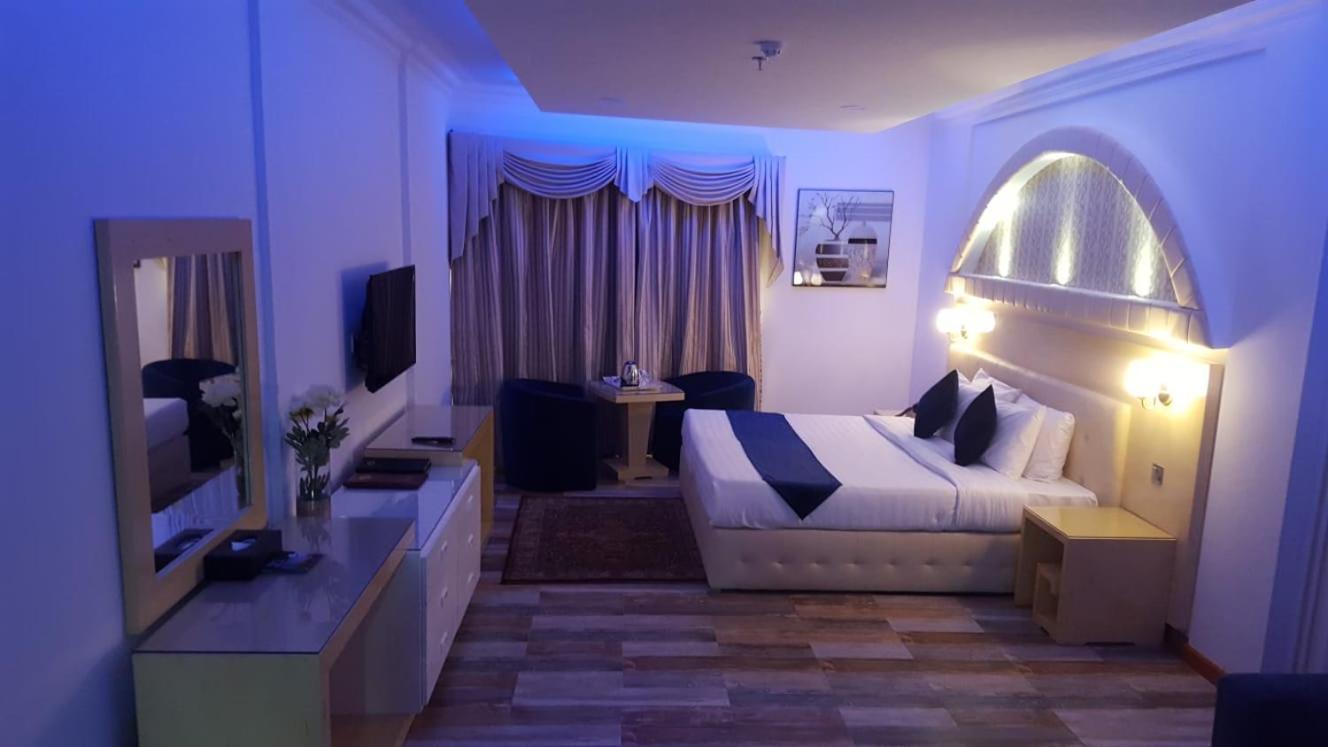 Double Room - Photo 2