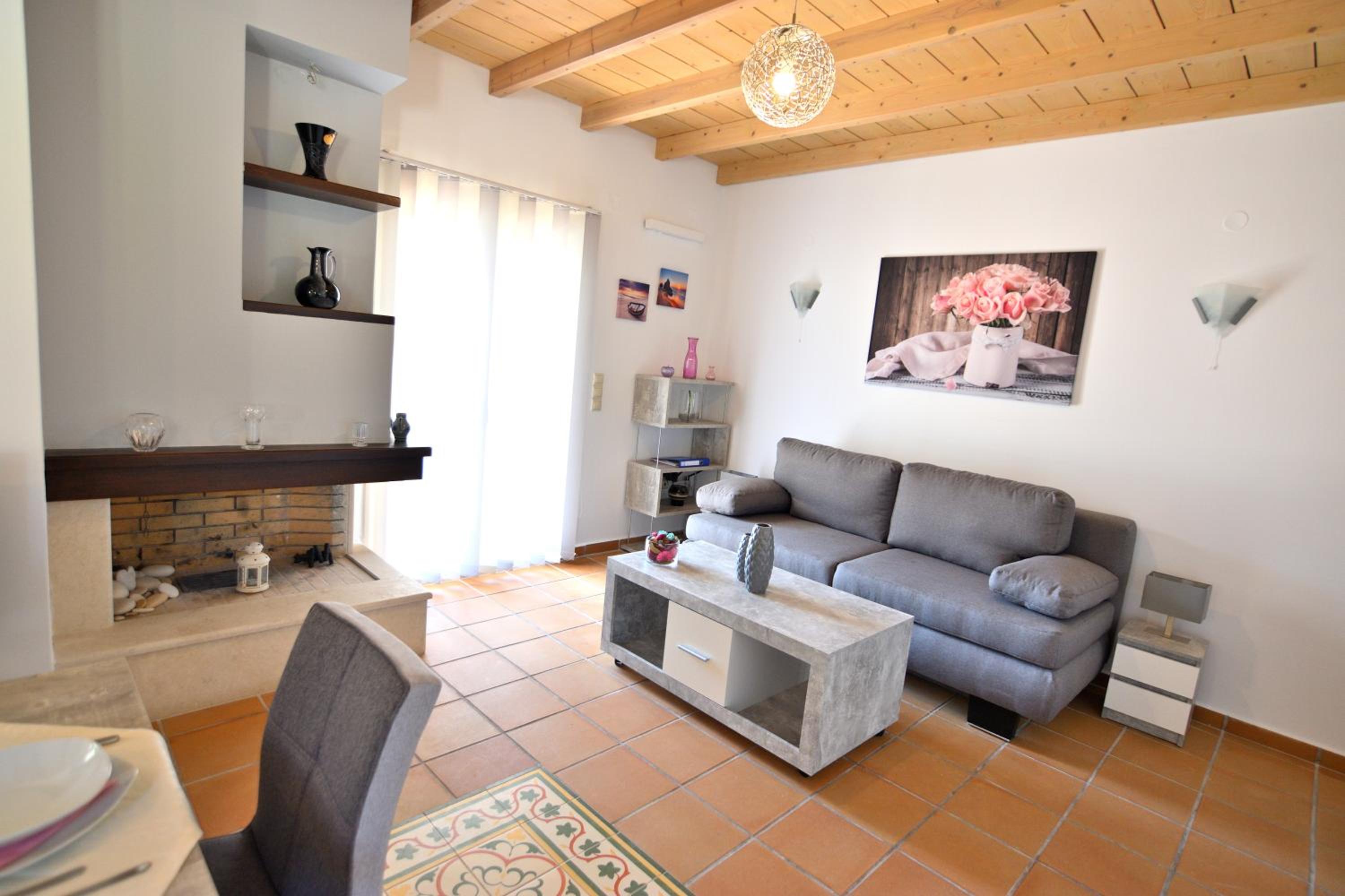 One-Bedroom Apartment - Photo 1