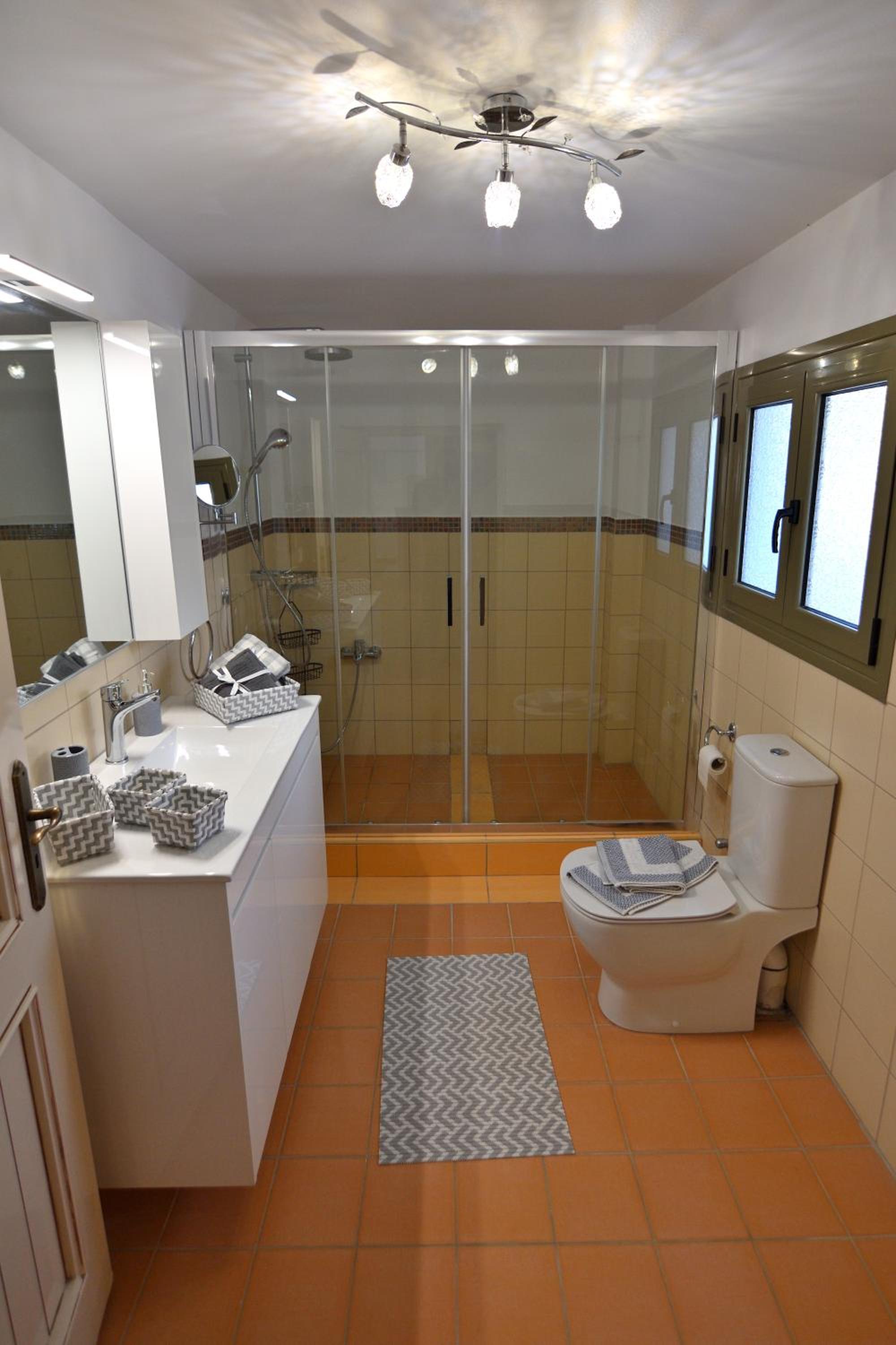 Two-Bedroom Apartment - Photo 13