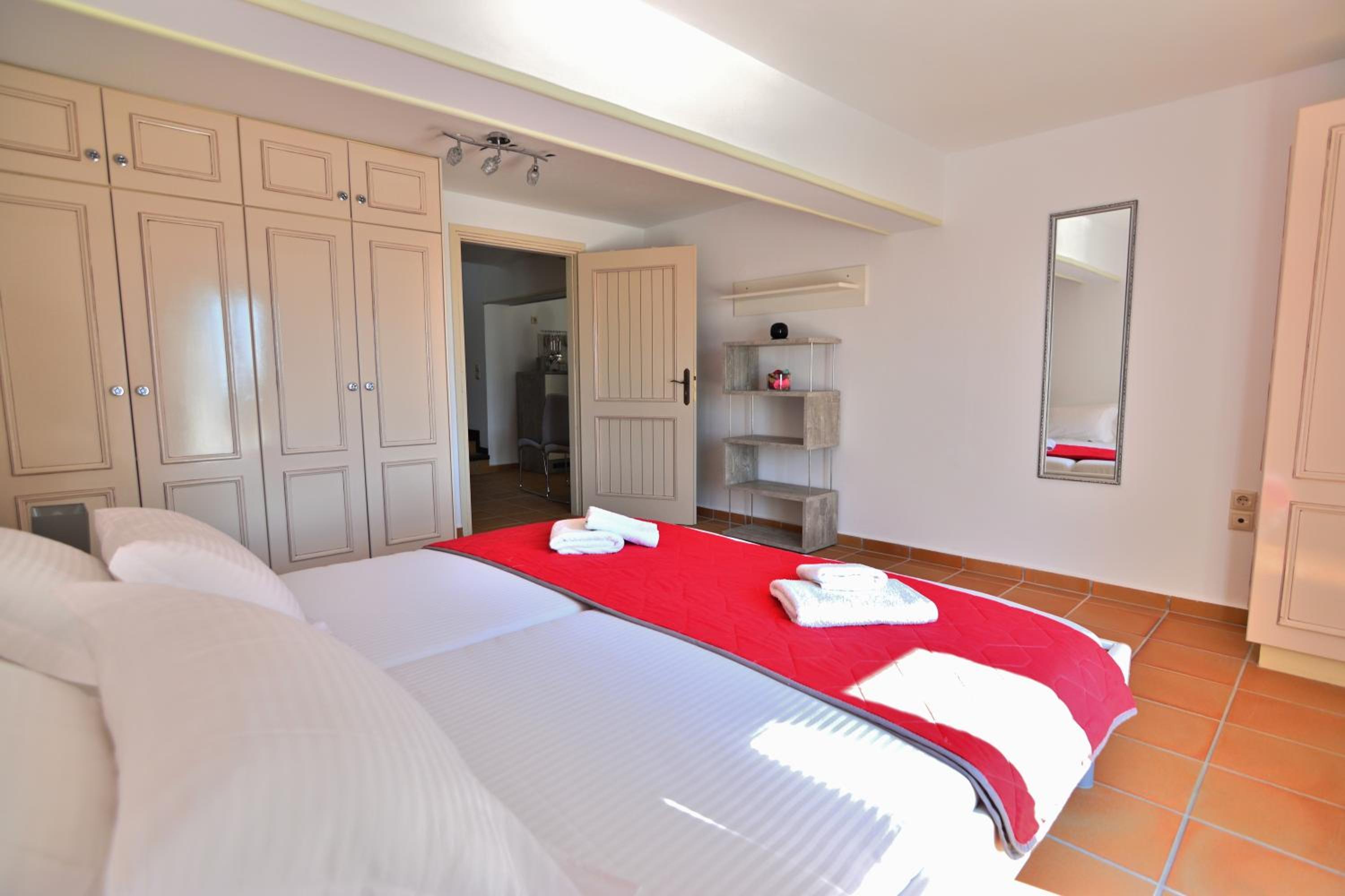 Two-Bedroom Apartment - Photo 9