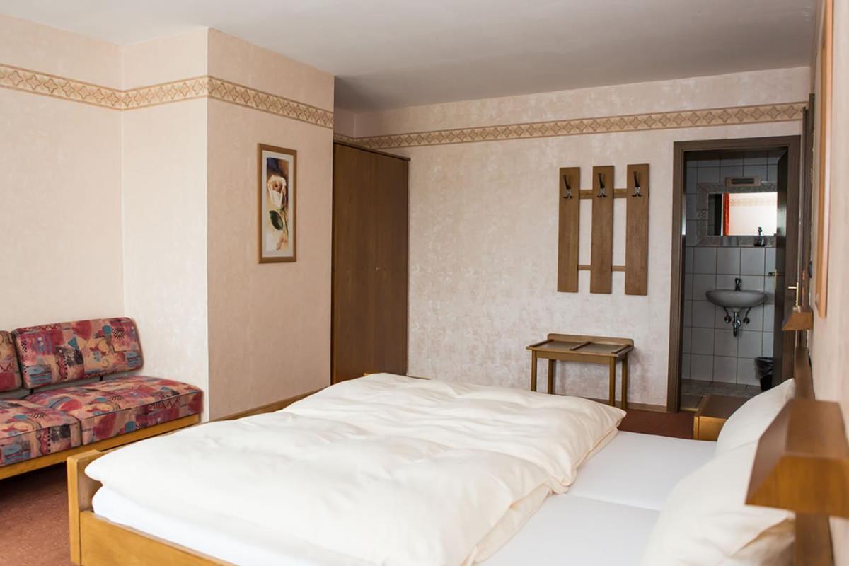 Budget Double Room - Photo 2
