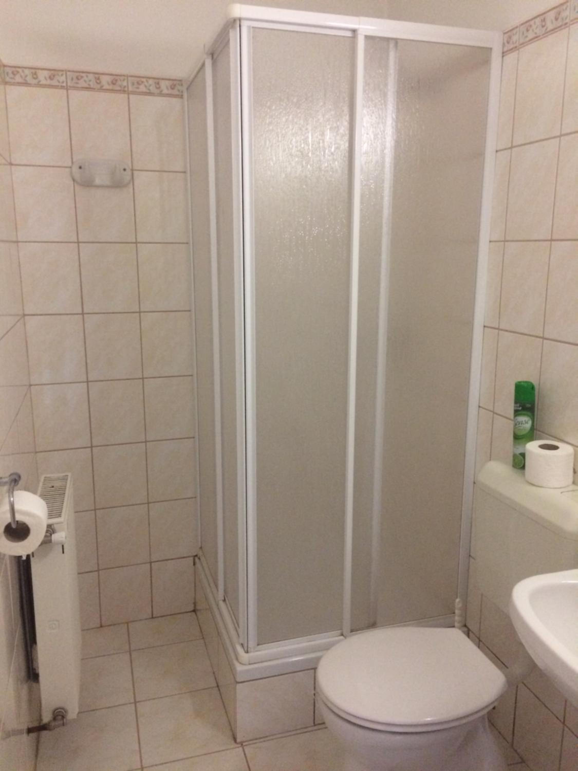Standard Twin Room - Photo 7