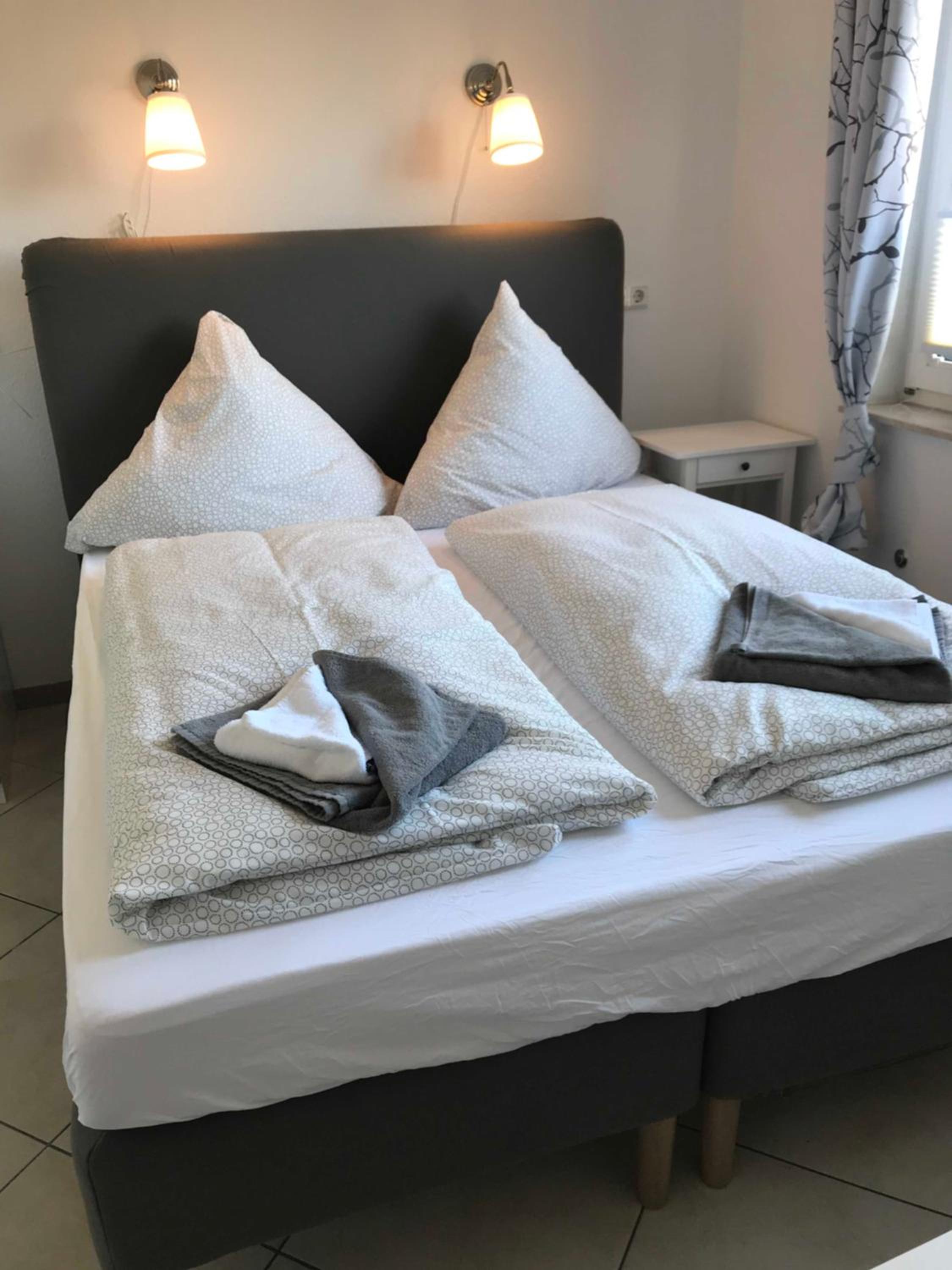 Two-Bedroom Apartment - Photo 2