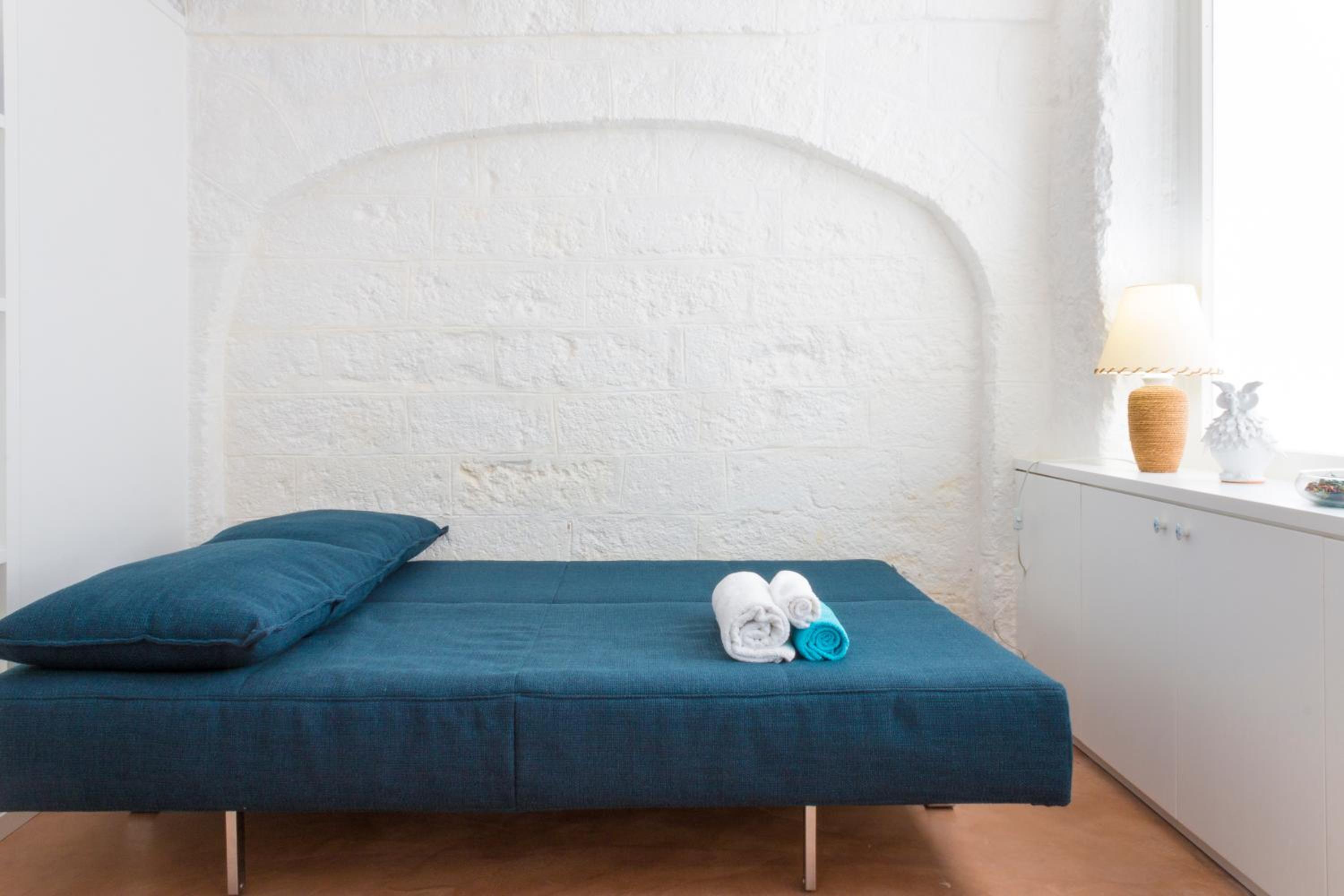 One-Bedroom Apartment - Photo 8