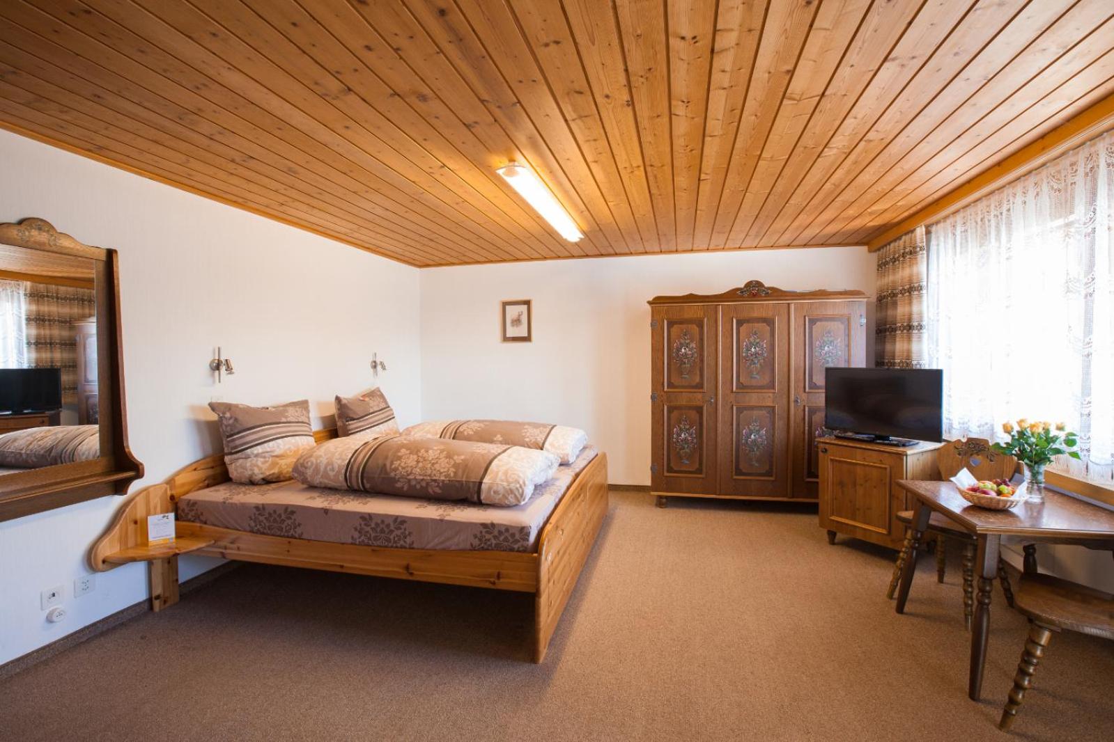 Standard Double Room with Balcony - Photo 2