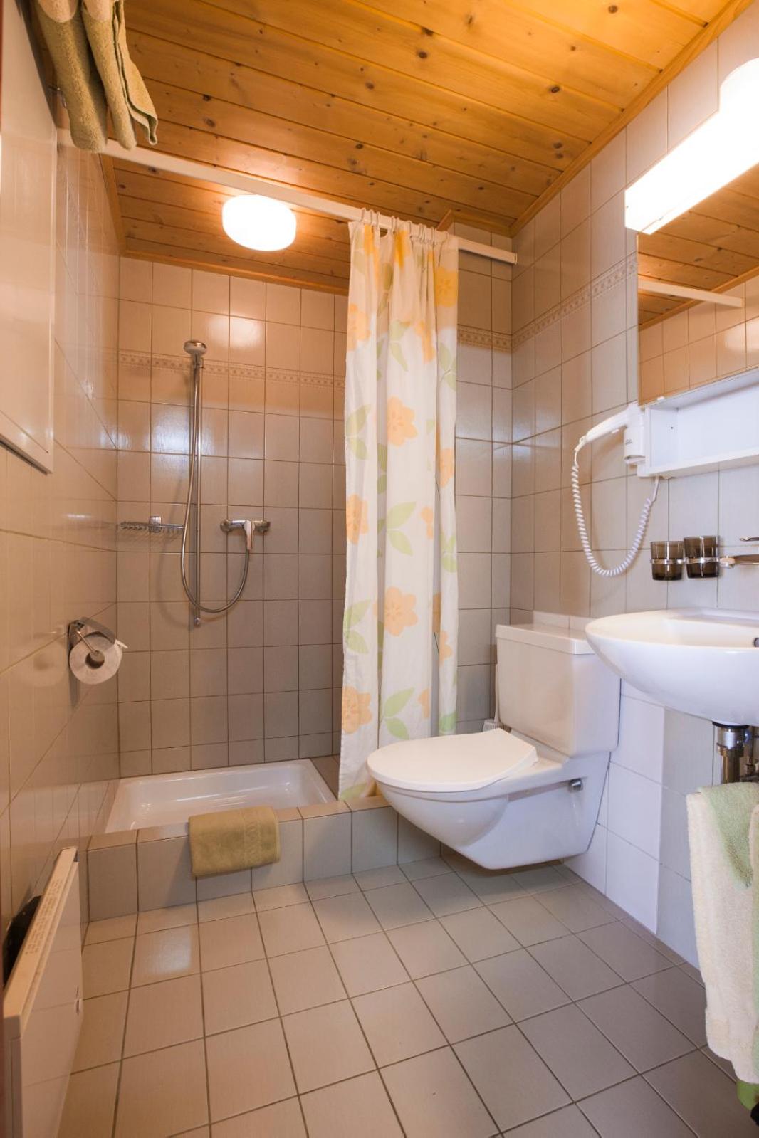 Standard Double Room with Balcony - Photo 5