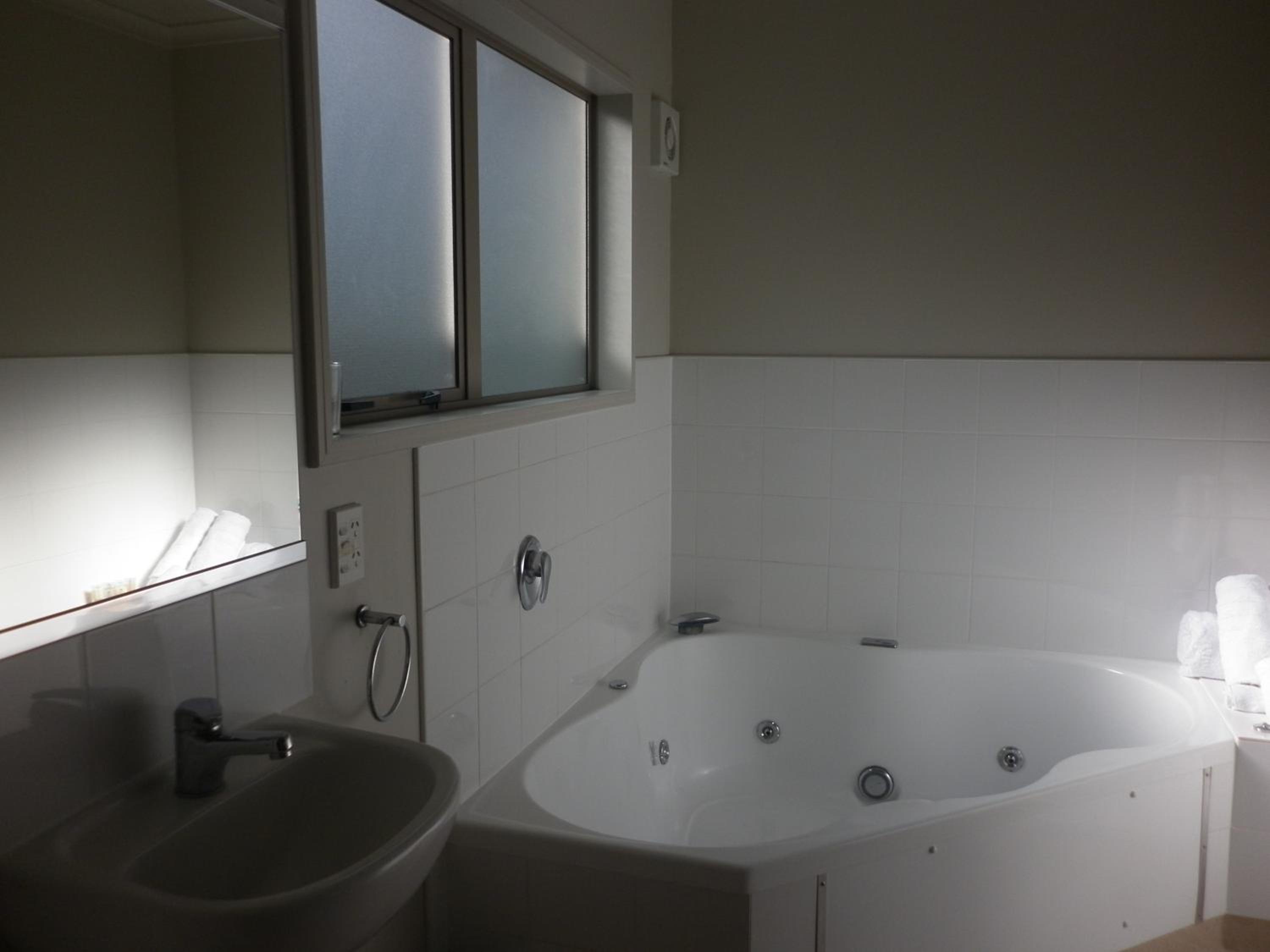 Executive Suite with Spa Bath - Photo 2