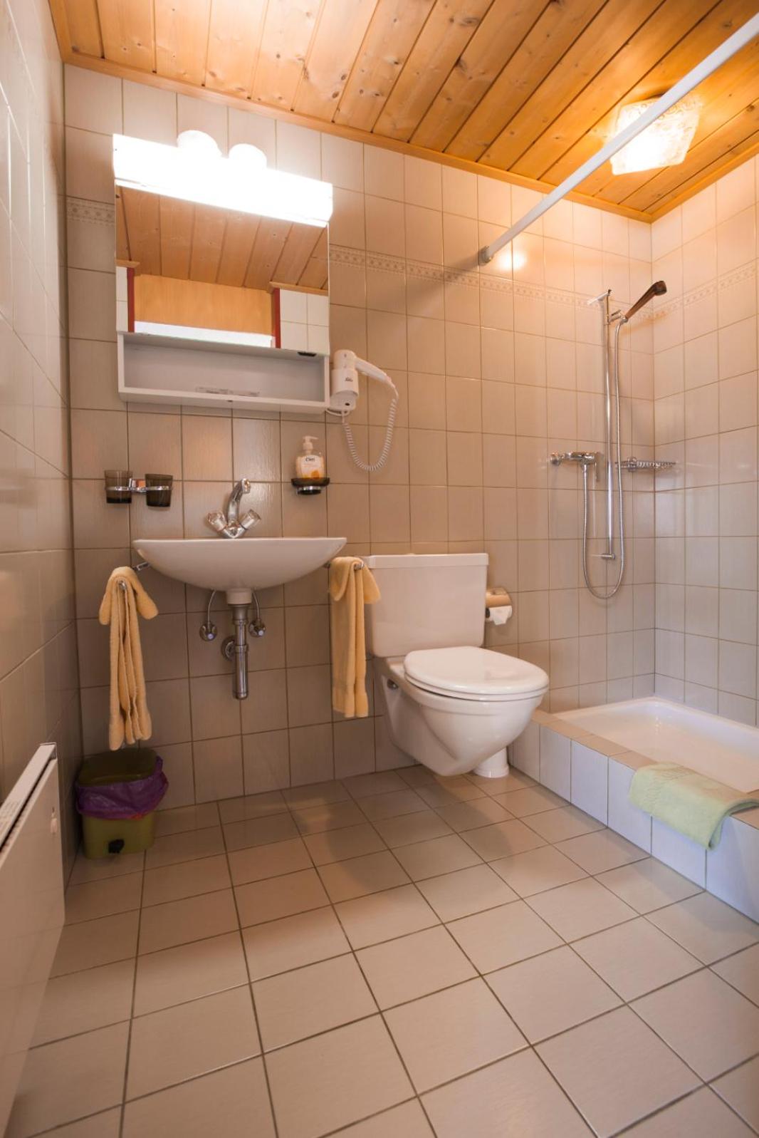 Standard Double Room - Photo 4