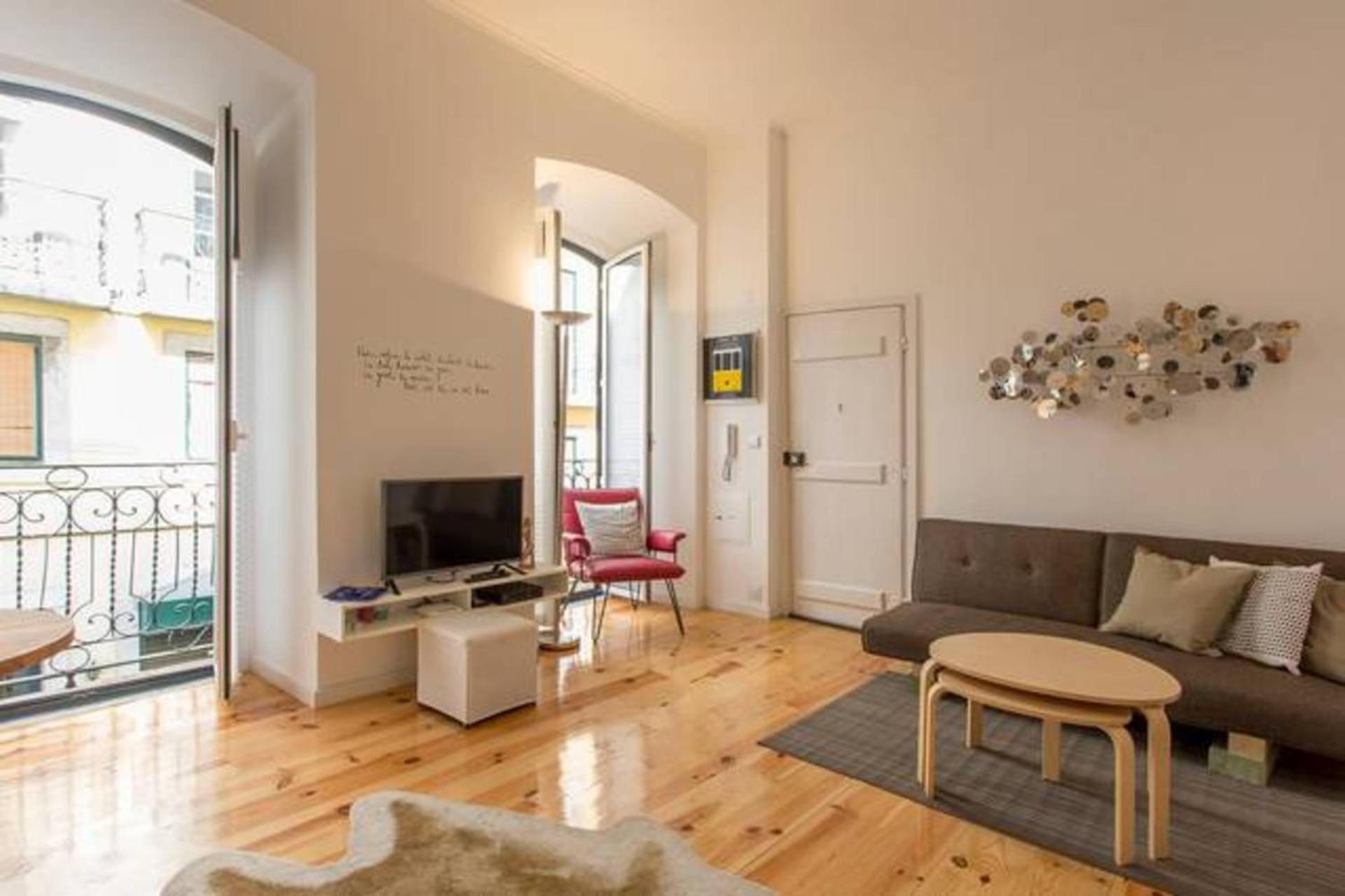 Apartment photo 2
