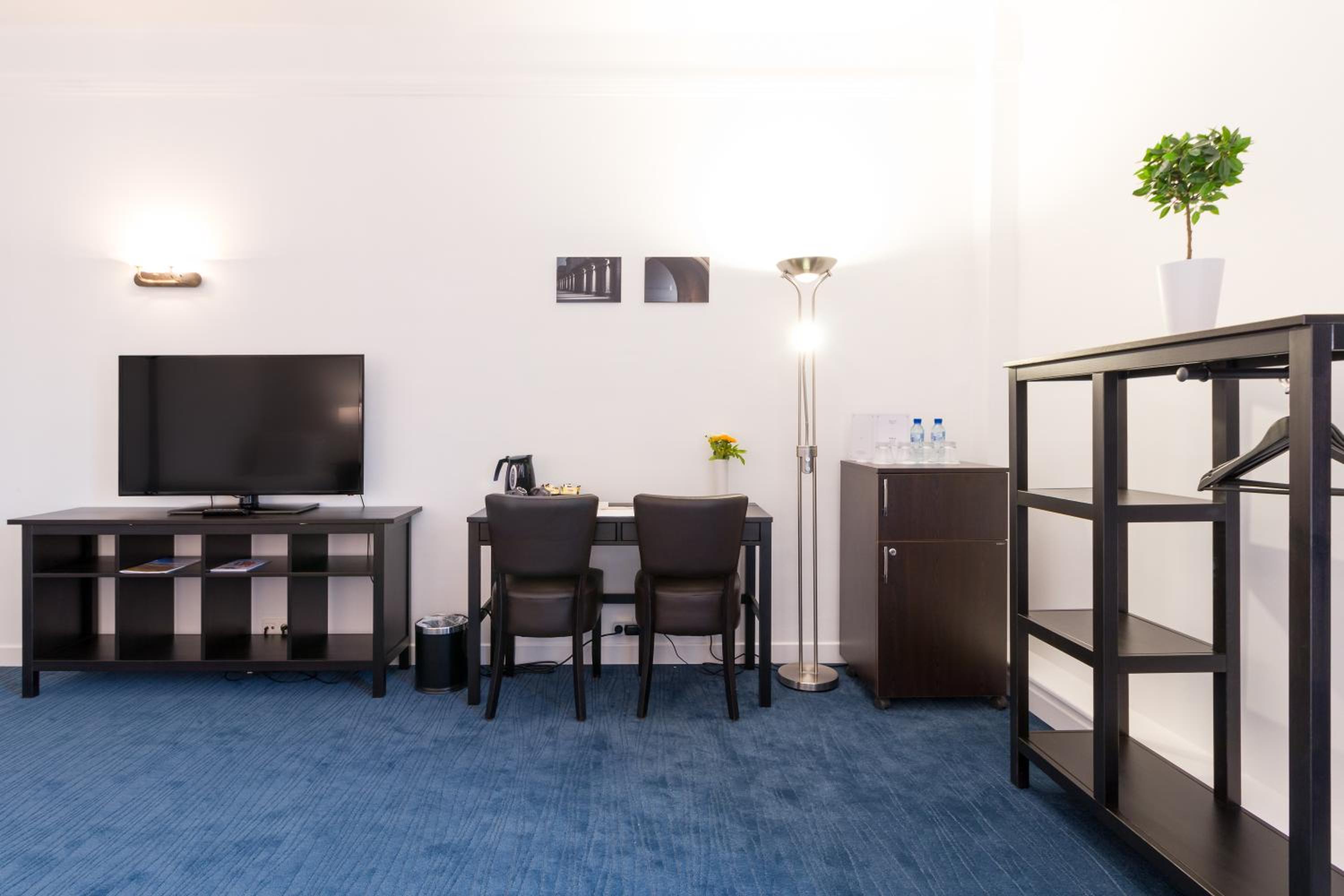 Classic Quadruple Room - Photo 7