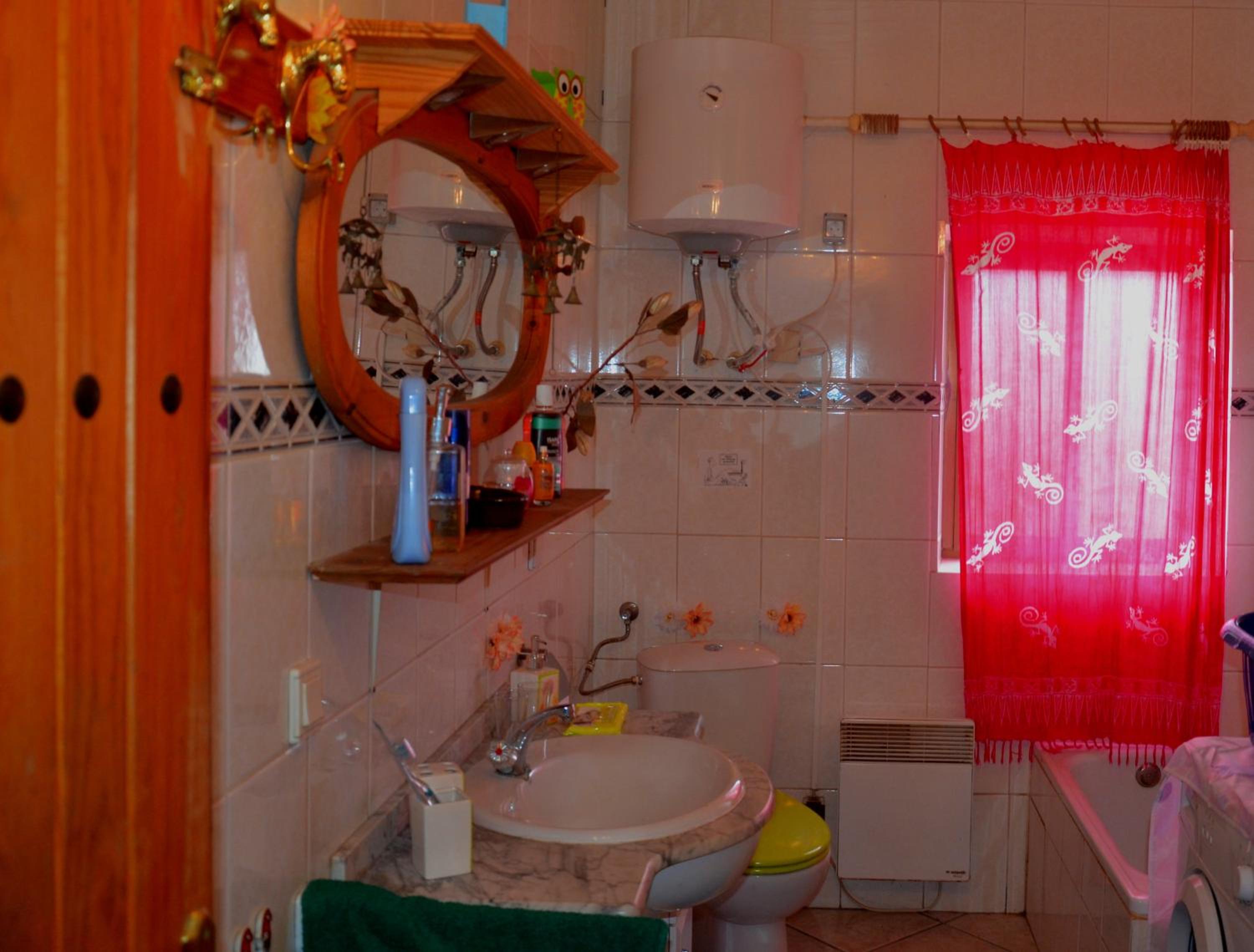 One-Bedroom House photo 2