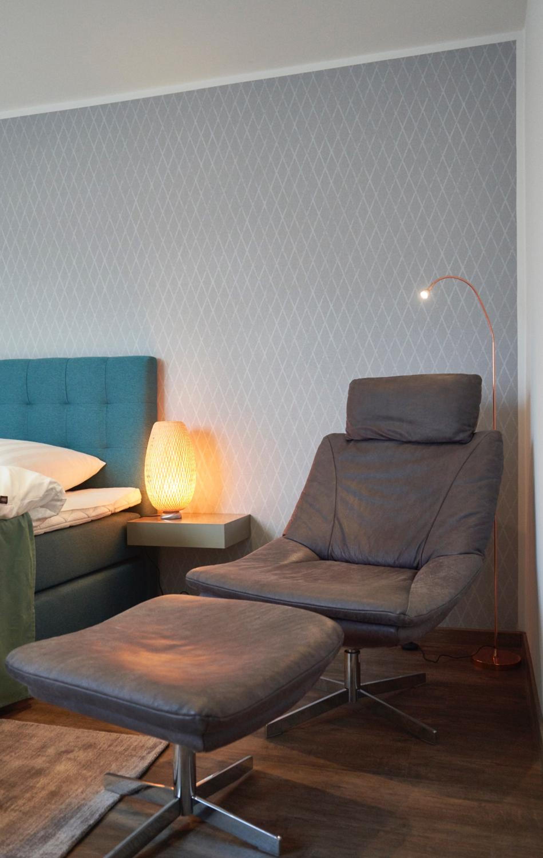 One-Bedroom Apartment - Photo 1