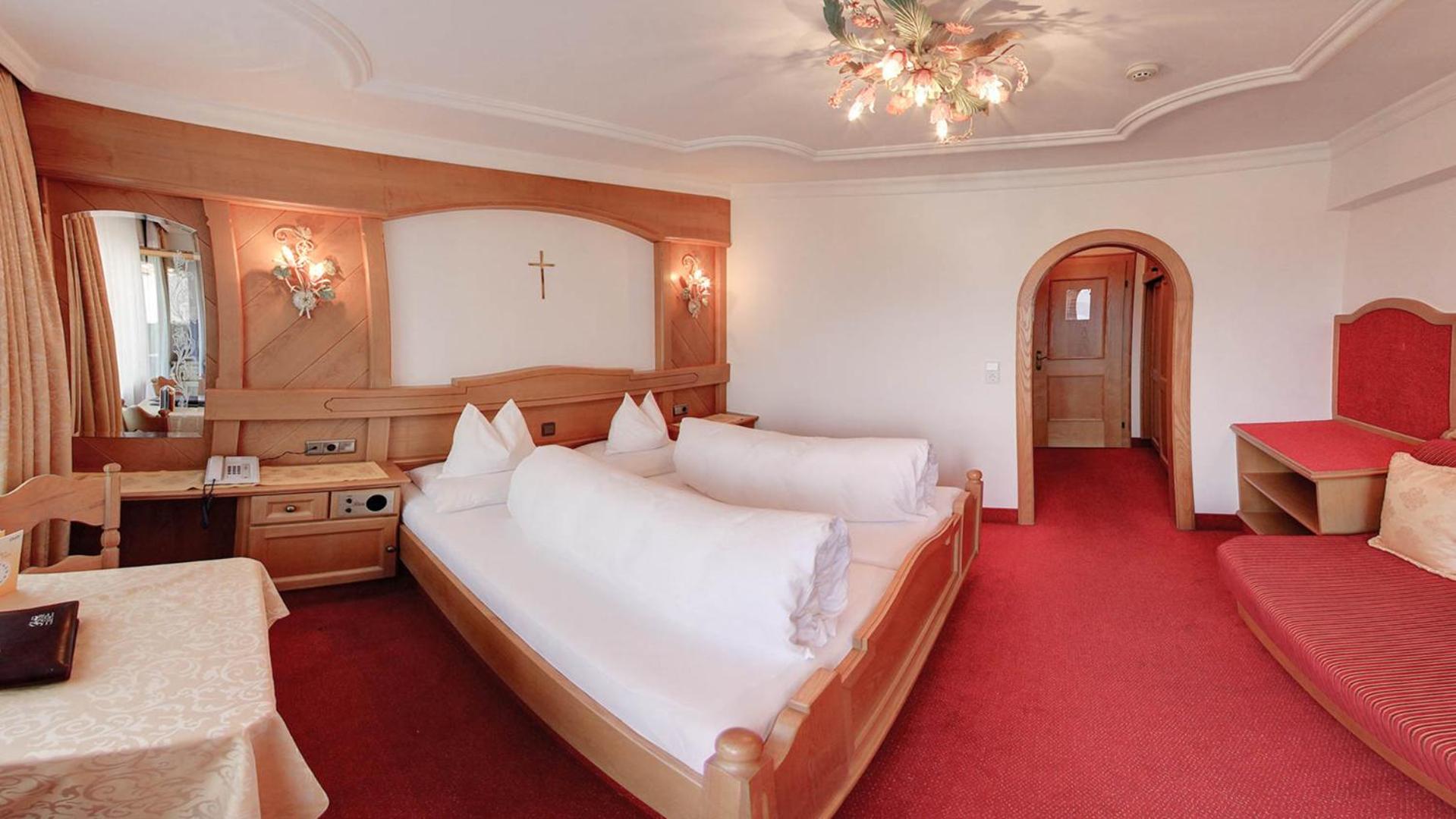 Double Room with Balcony - Photo 1