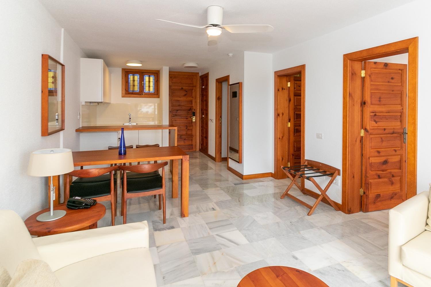 Two-Bedroom Superior Apartment with Garden View photo 2