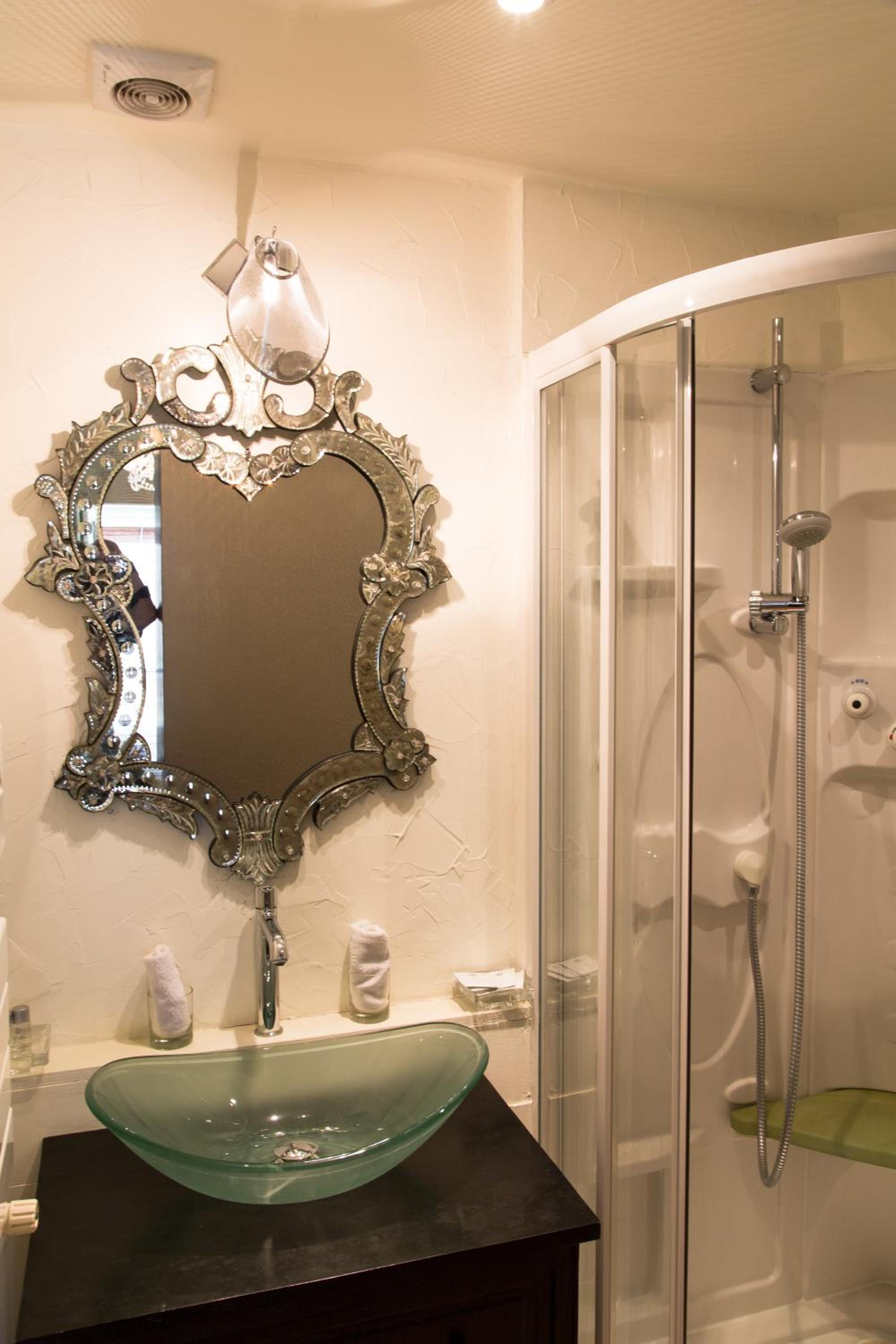 Standard Double Room La Tour - Private Toilet On The Landing photo 3