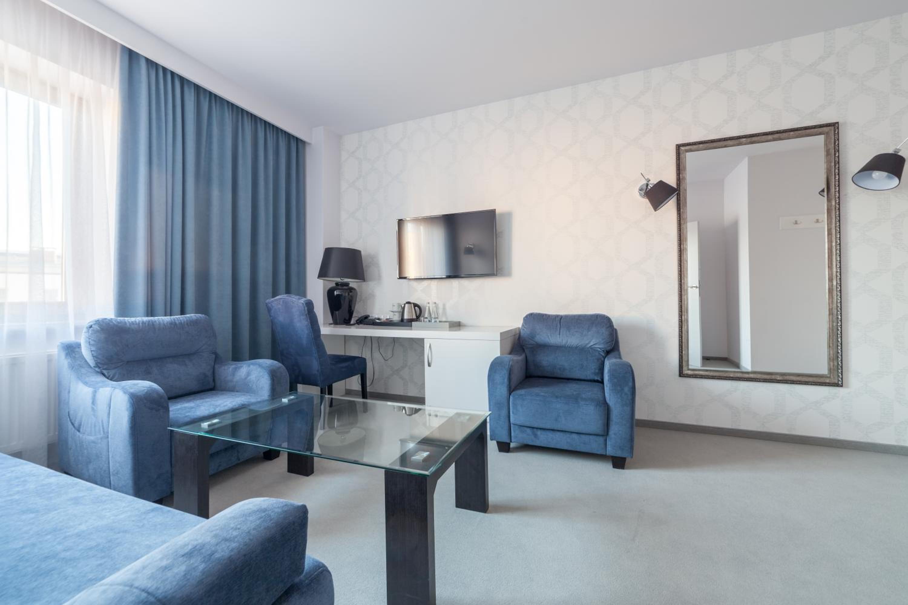 Superior Suite - Photo 3