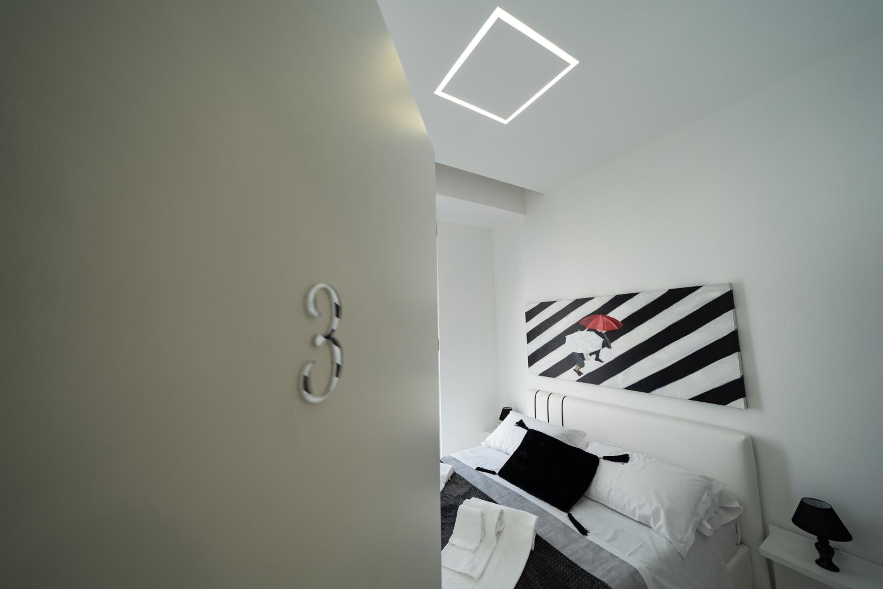 Double Room - Photo 8