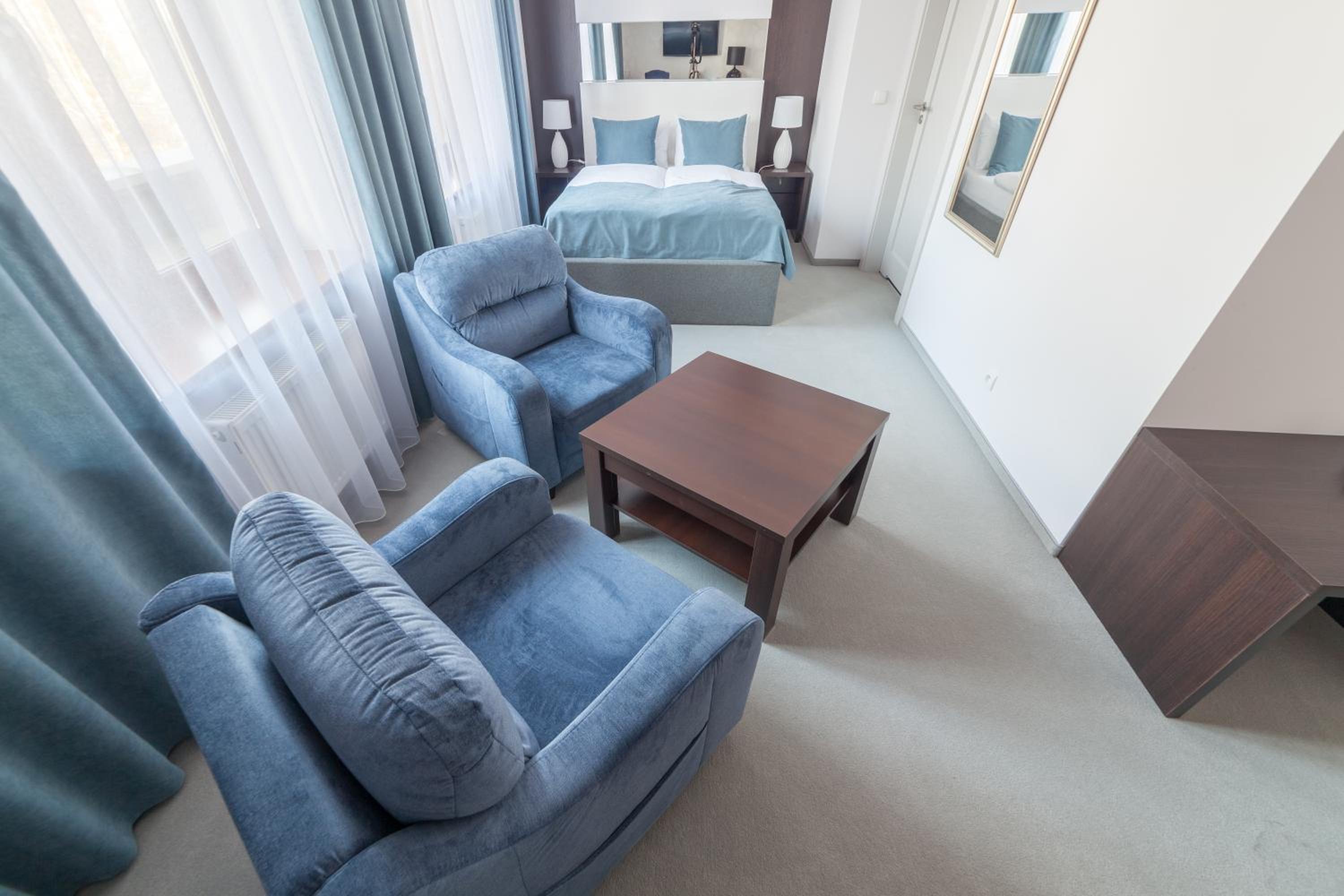 Superior Suite - Photo 8