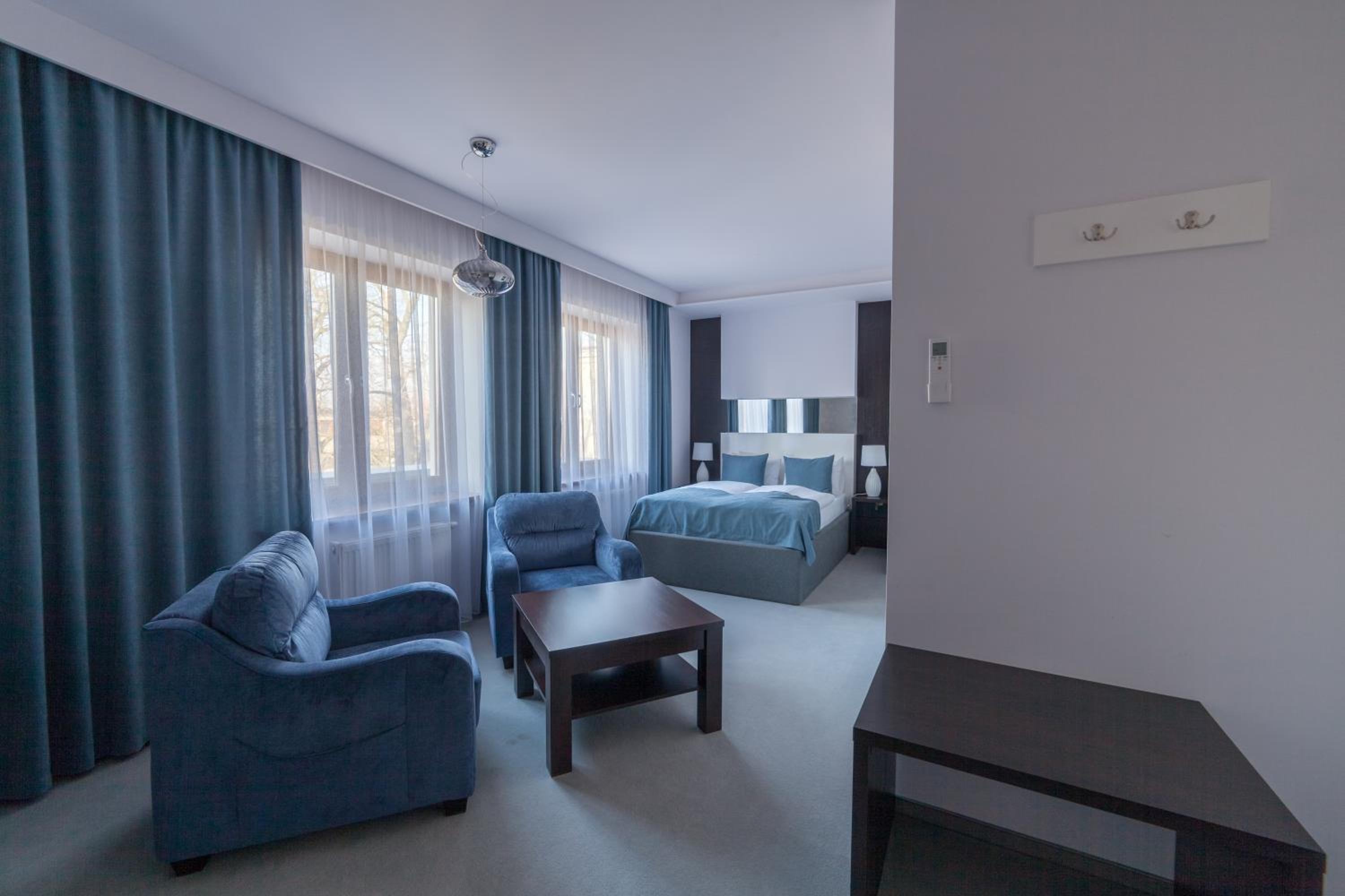 Superior Suite - Photo 6