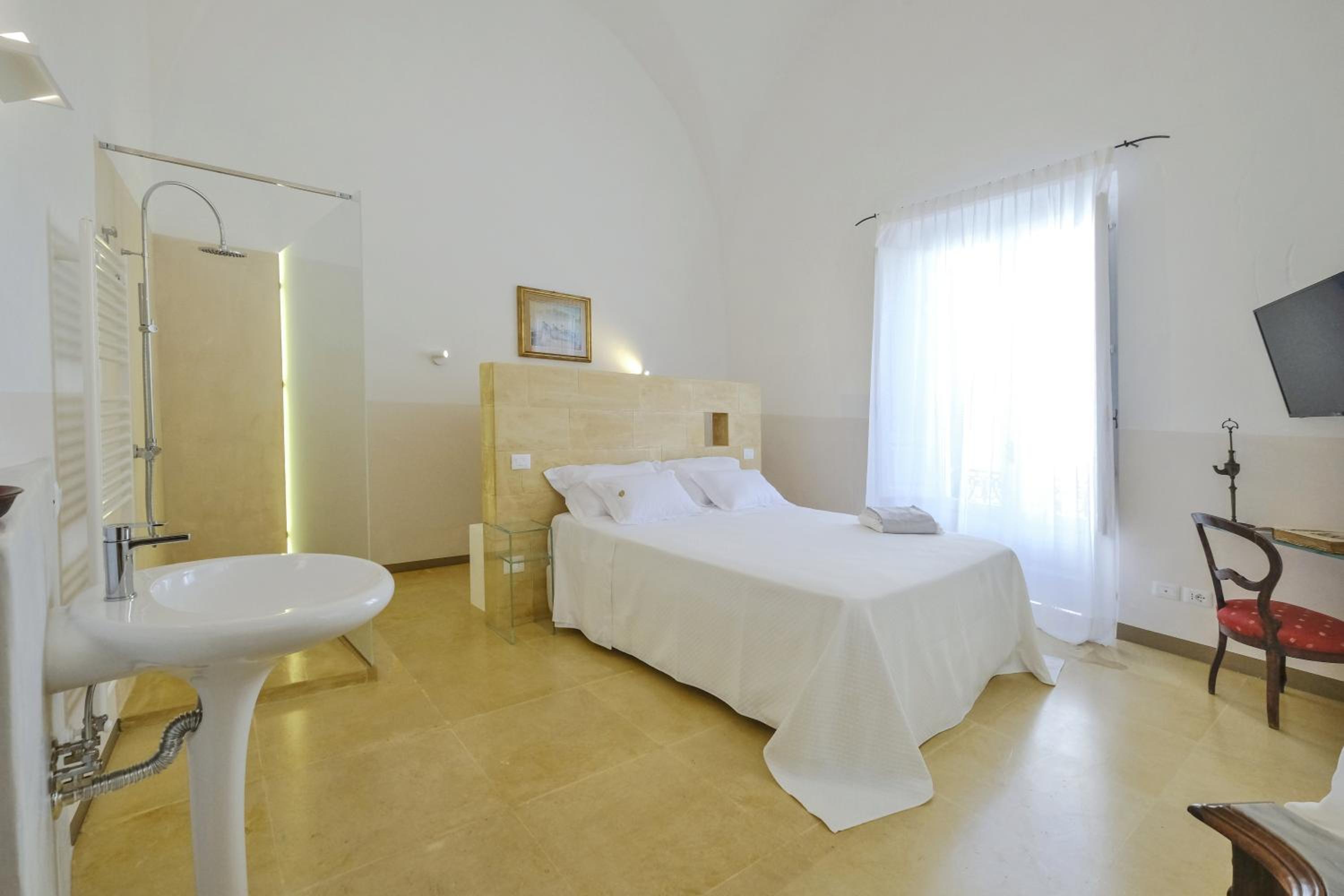 Suite with Sea View - Photo 5