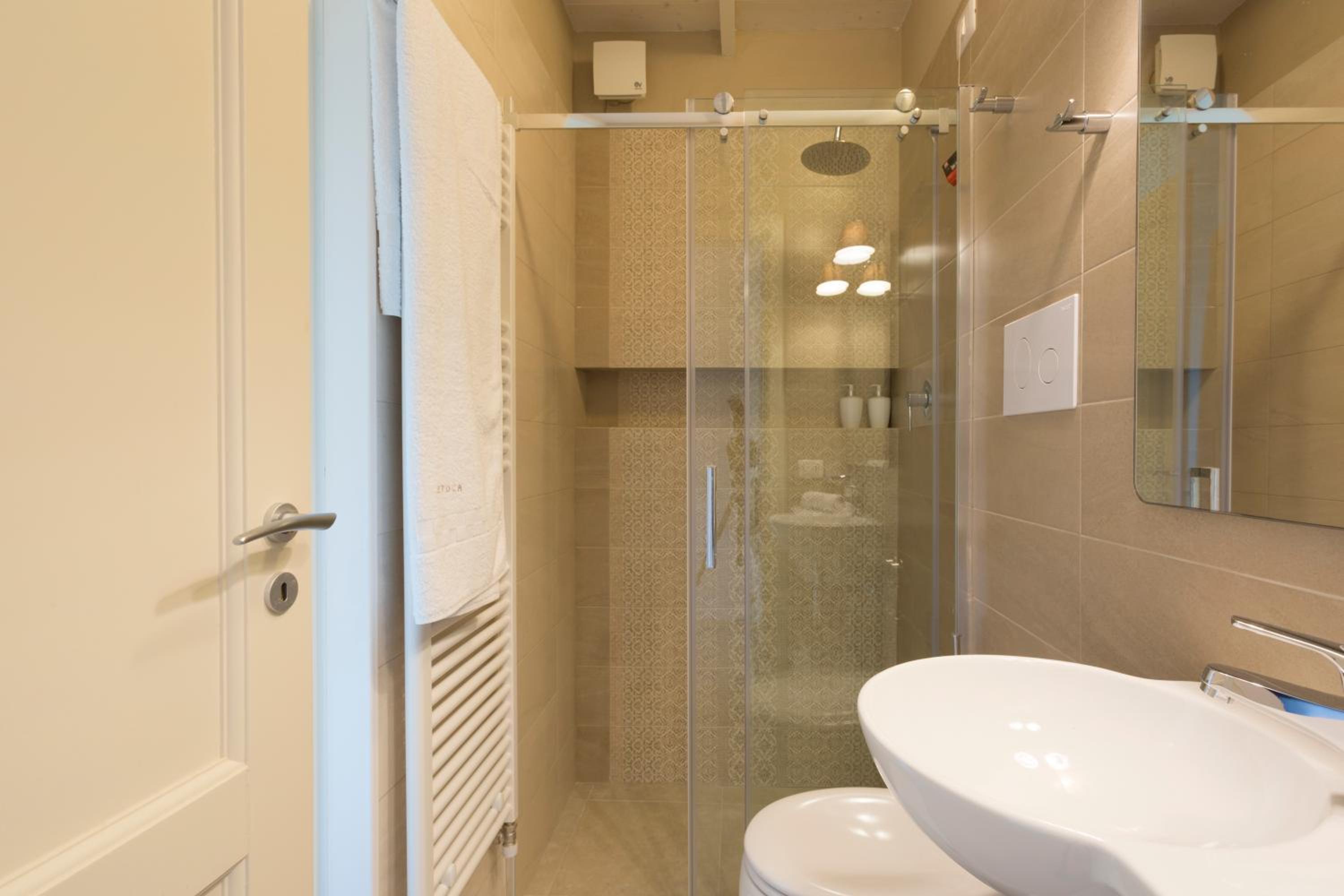 Double Room with Extra Bed - Photo 4