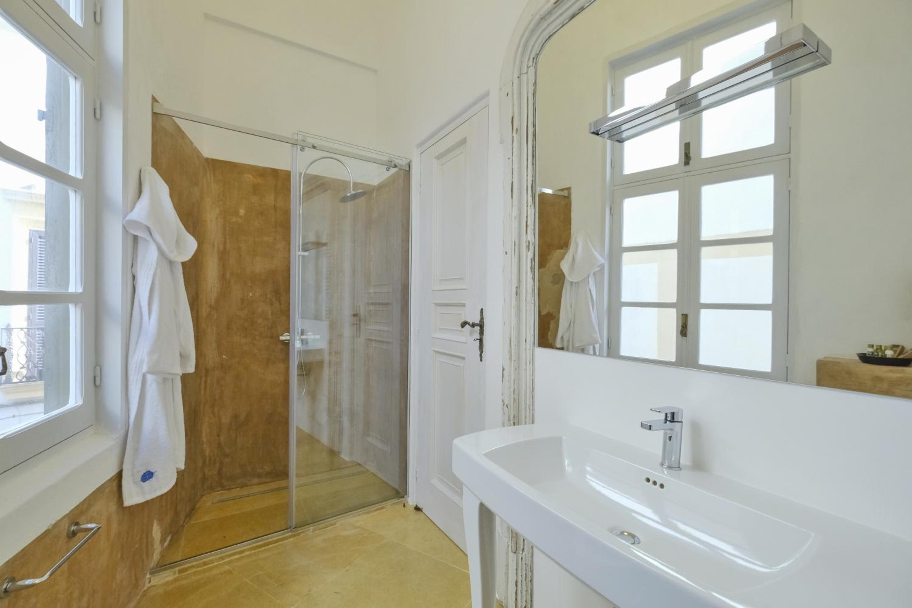 Deluxe Suite with Sea View photo 2