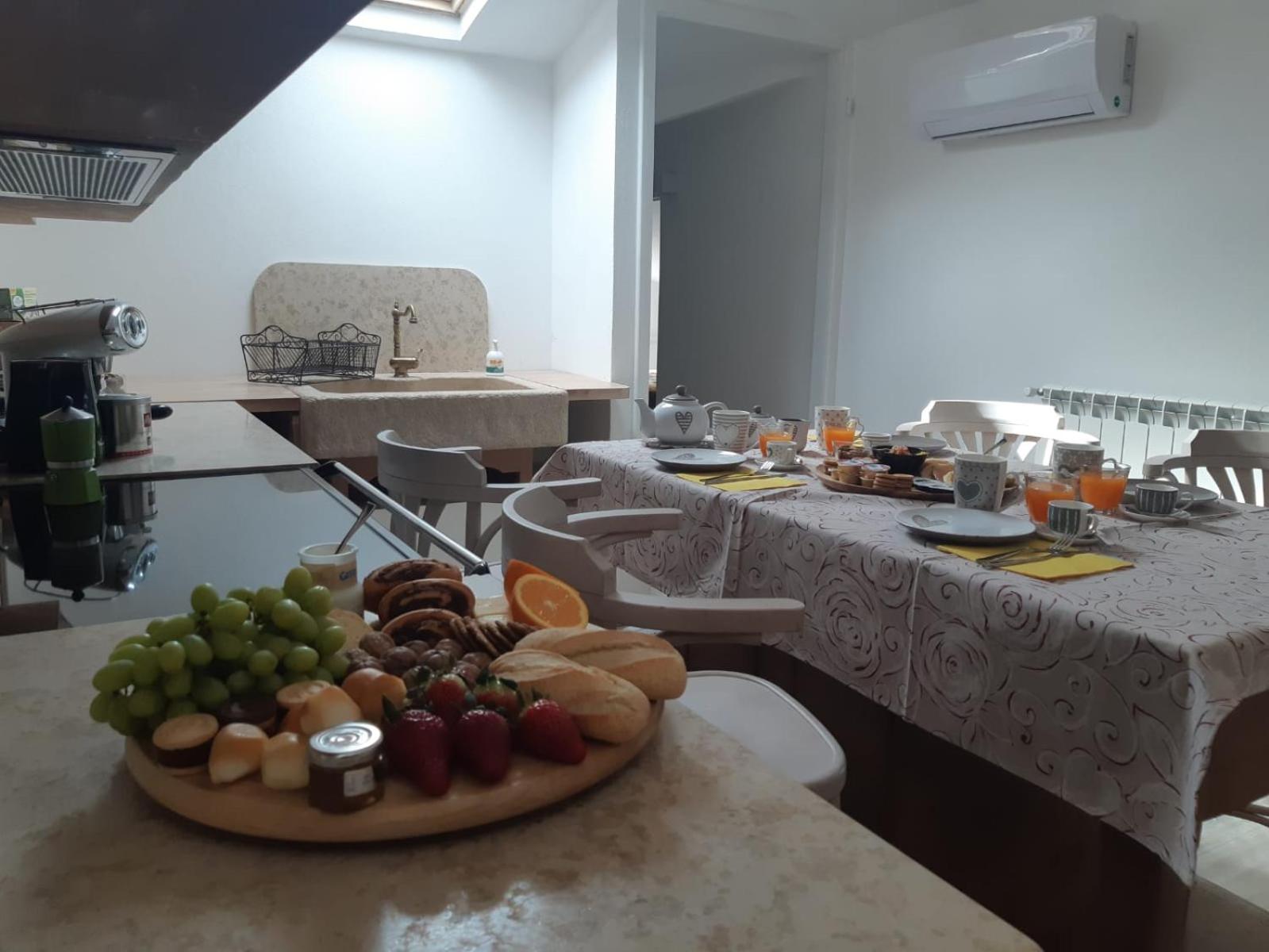 Standard Double Room with Fan - Photo 2