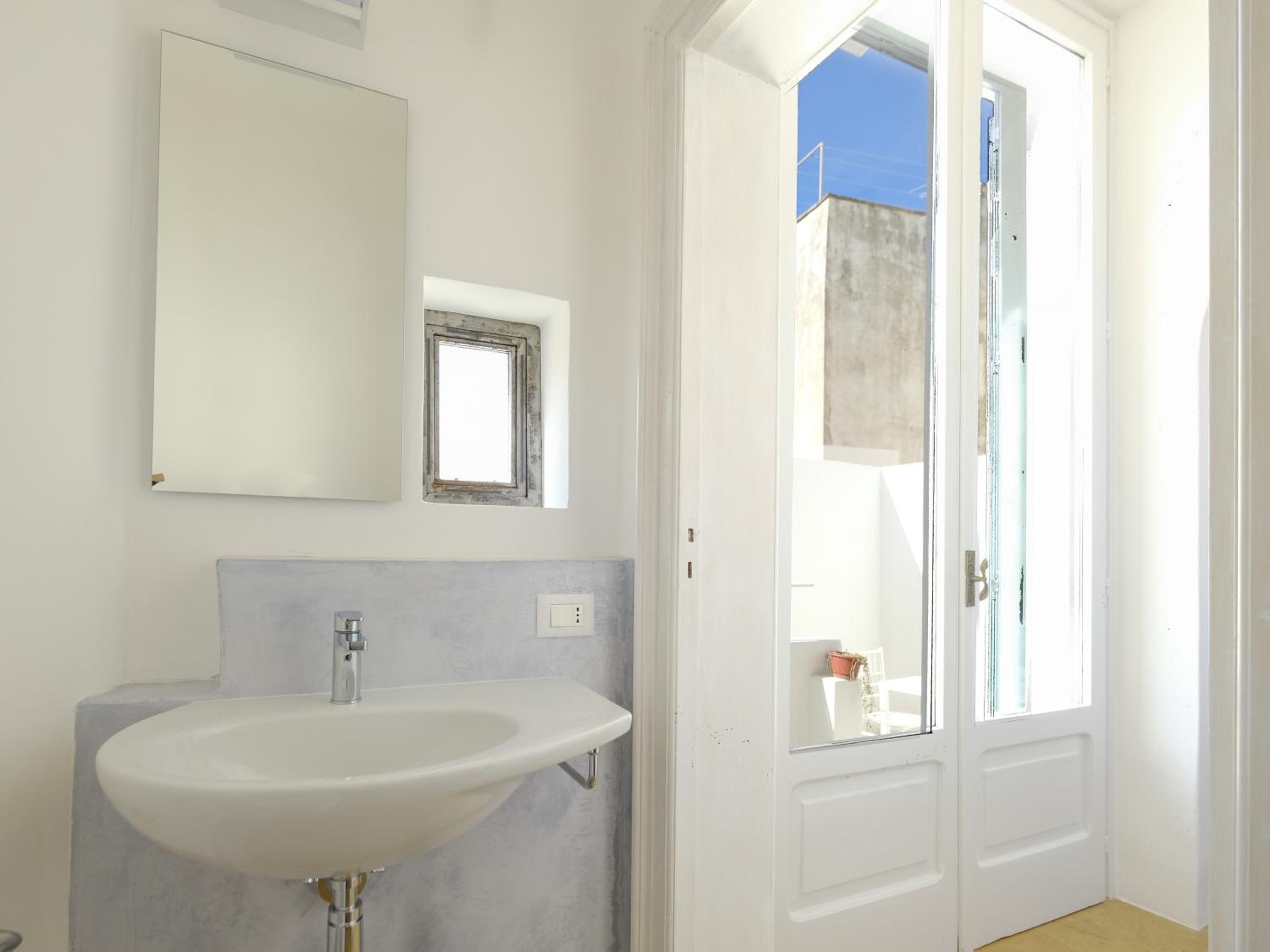 Suite with Terrace - Photo 2