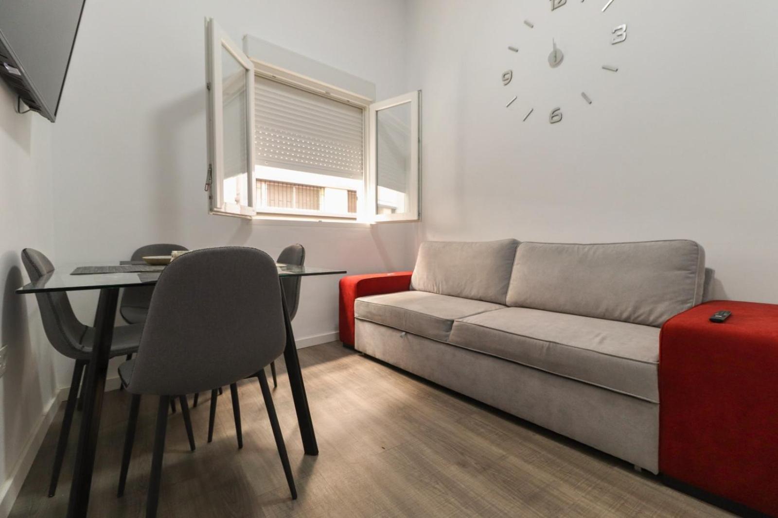 Three-Bedroom Apartment photo 2