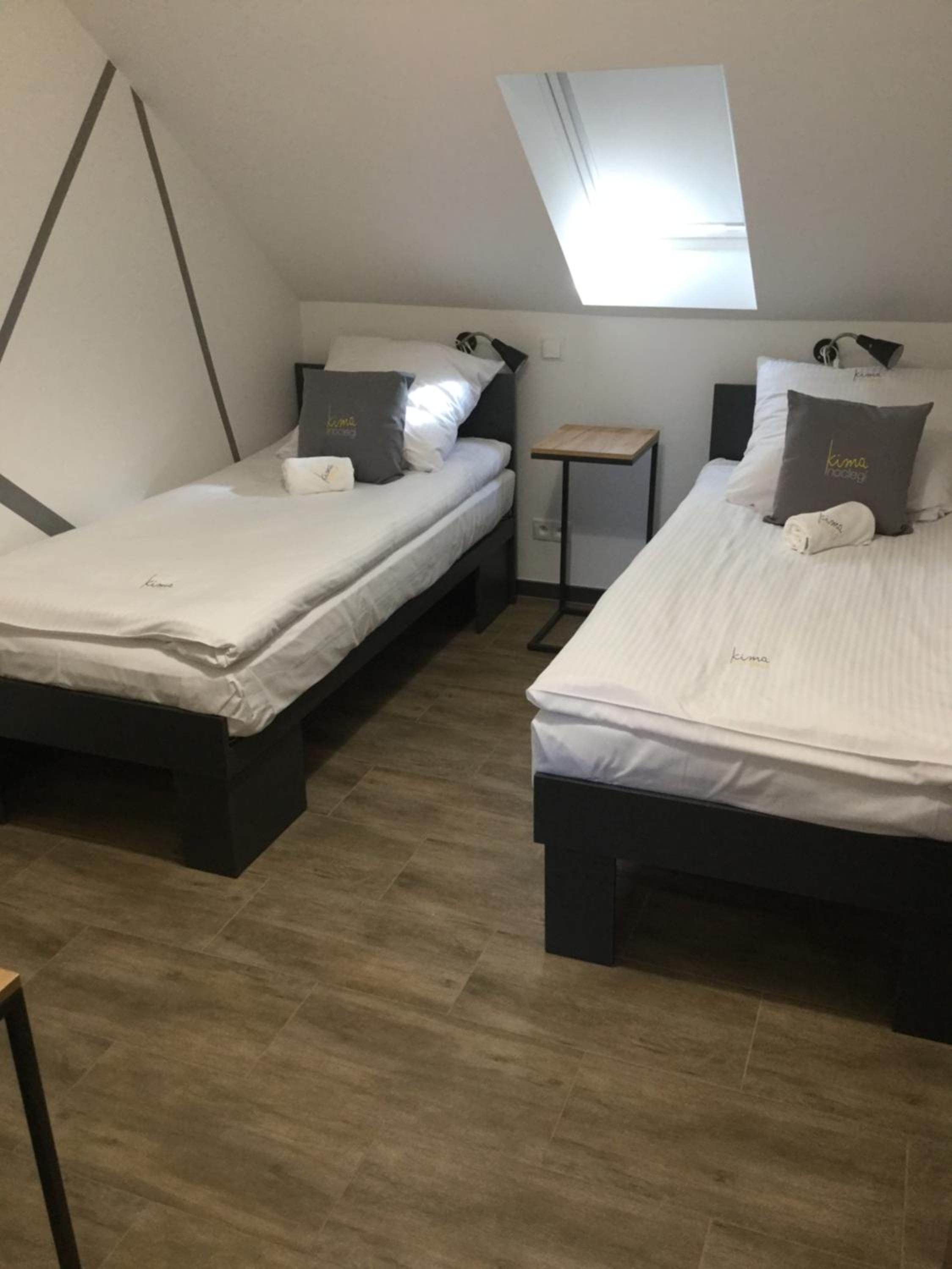 Twin Room with Private Bathroom photo 2