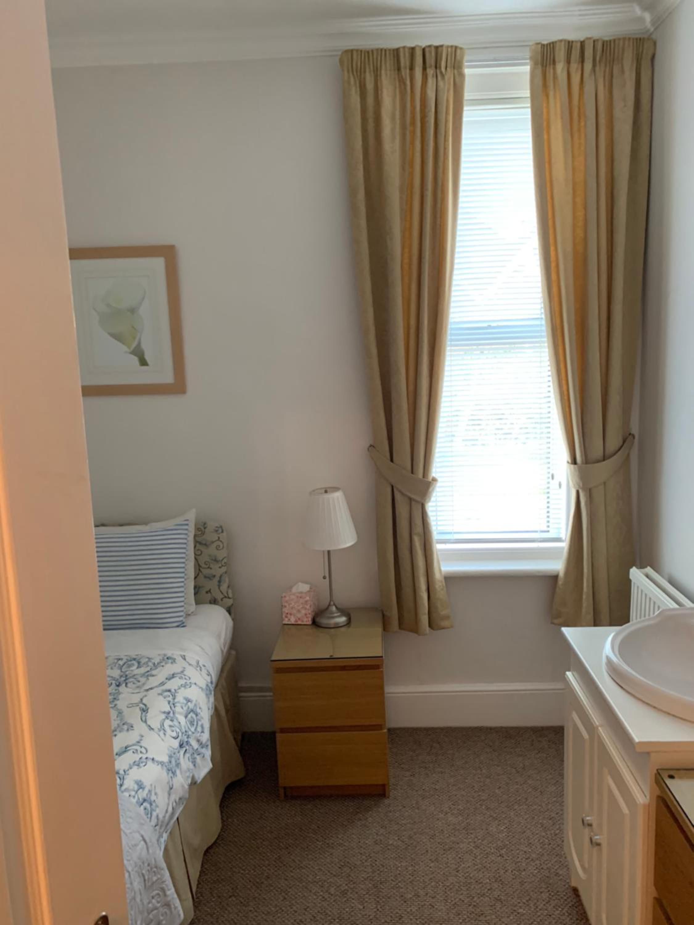 Single Room with Private External Bathroom photo 1