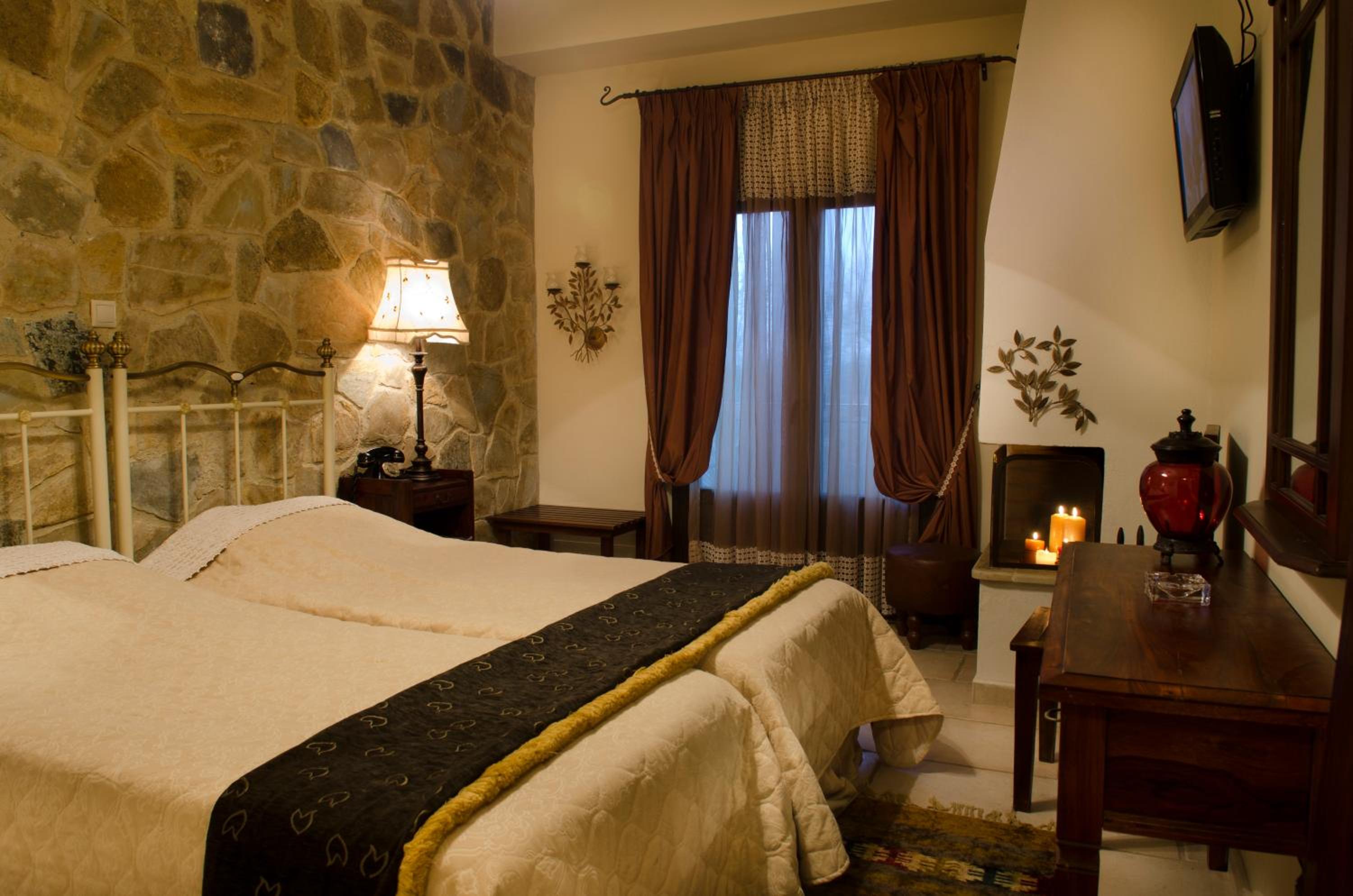 Deluxe Double or Twin Room photo 3