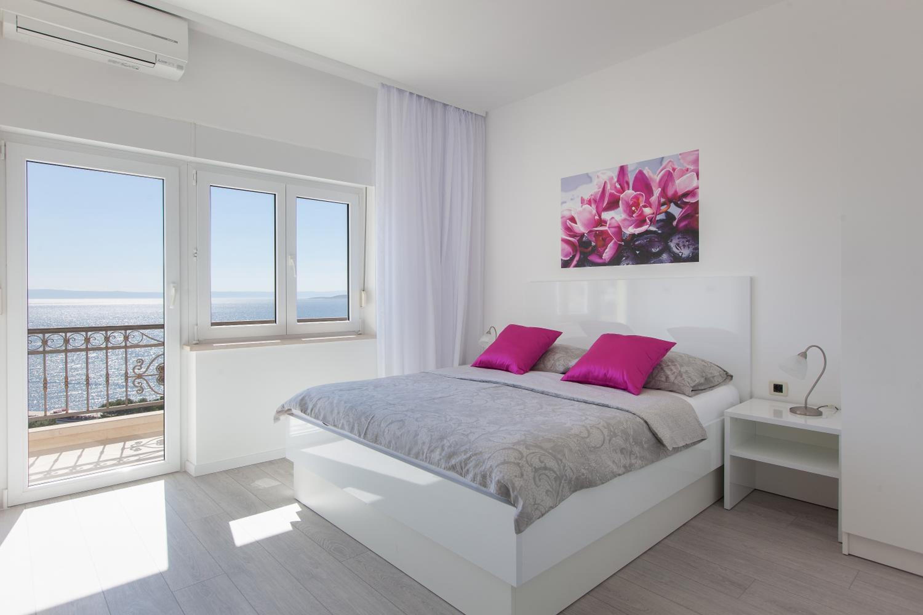 One-Bedroom Apartment with Sea View and Terrace photo 1