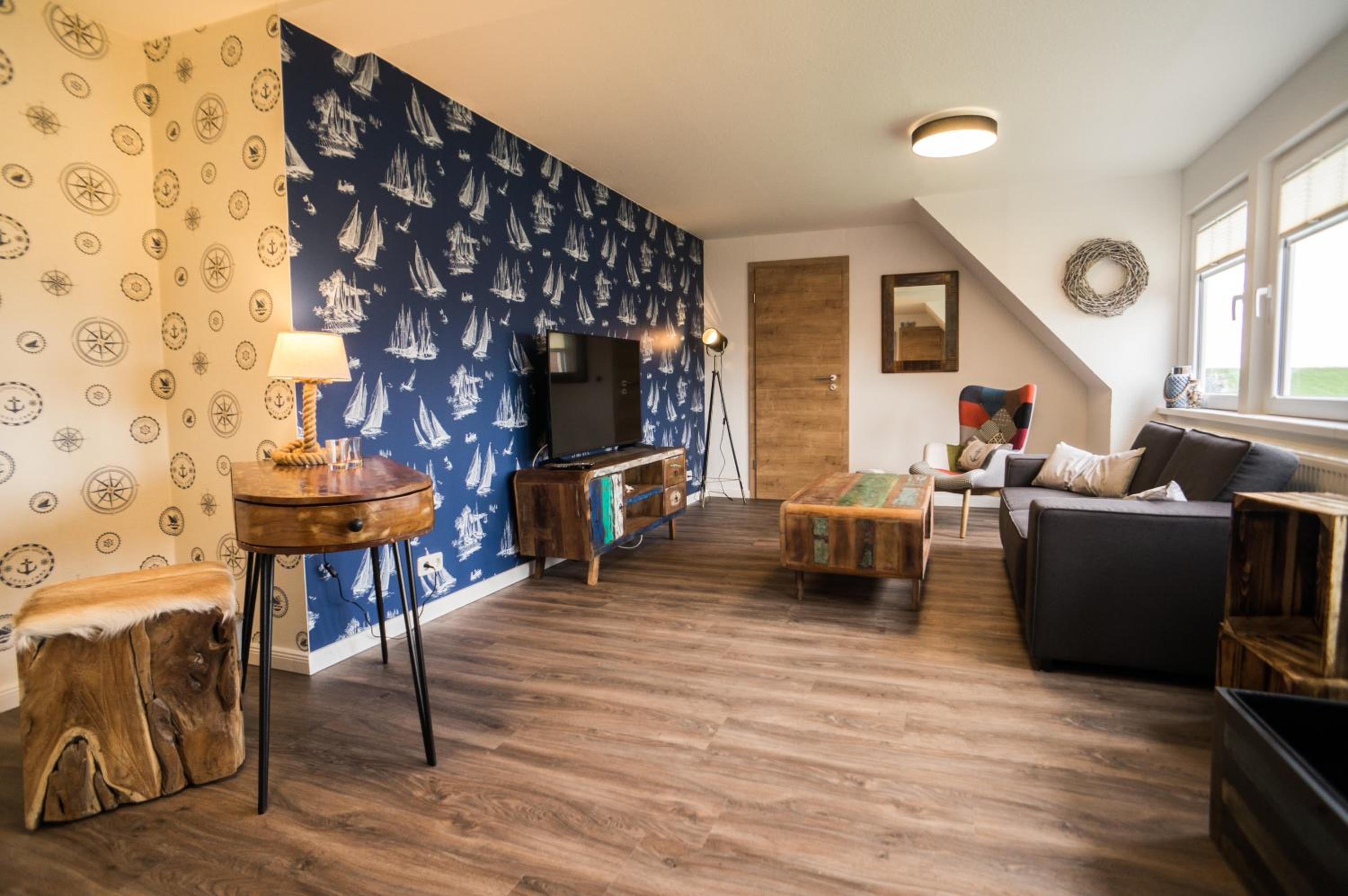 Suite on upper floor in Annex at the lake